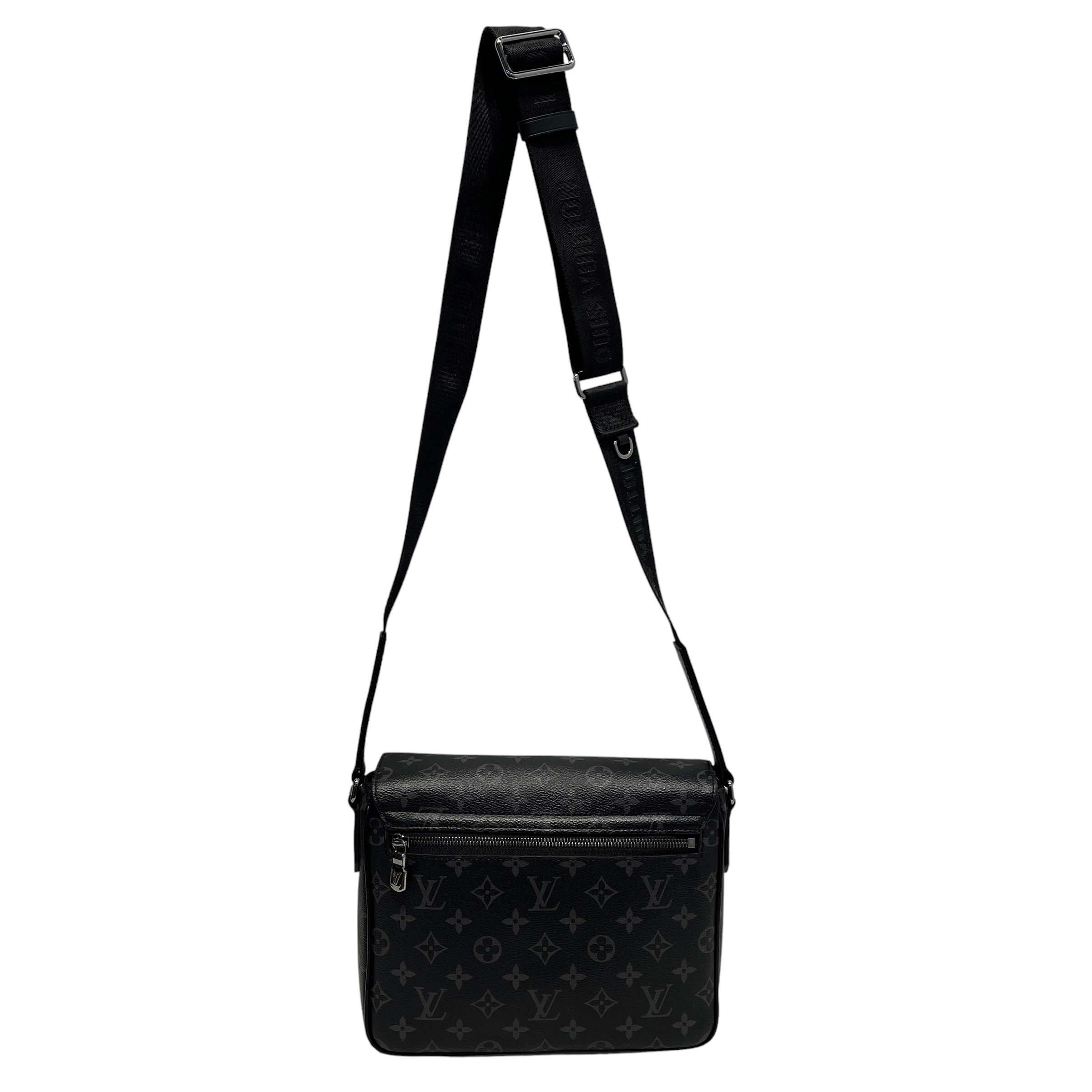 LOUIS VUITTON/Cross Body Bag/Monogram/Leather/BLK/District PM Eclipse Messenger view 2