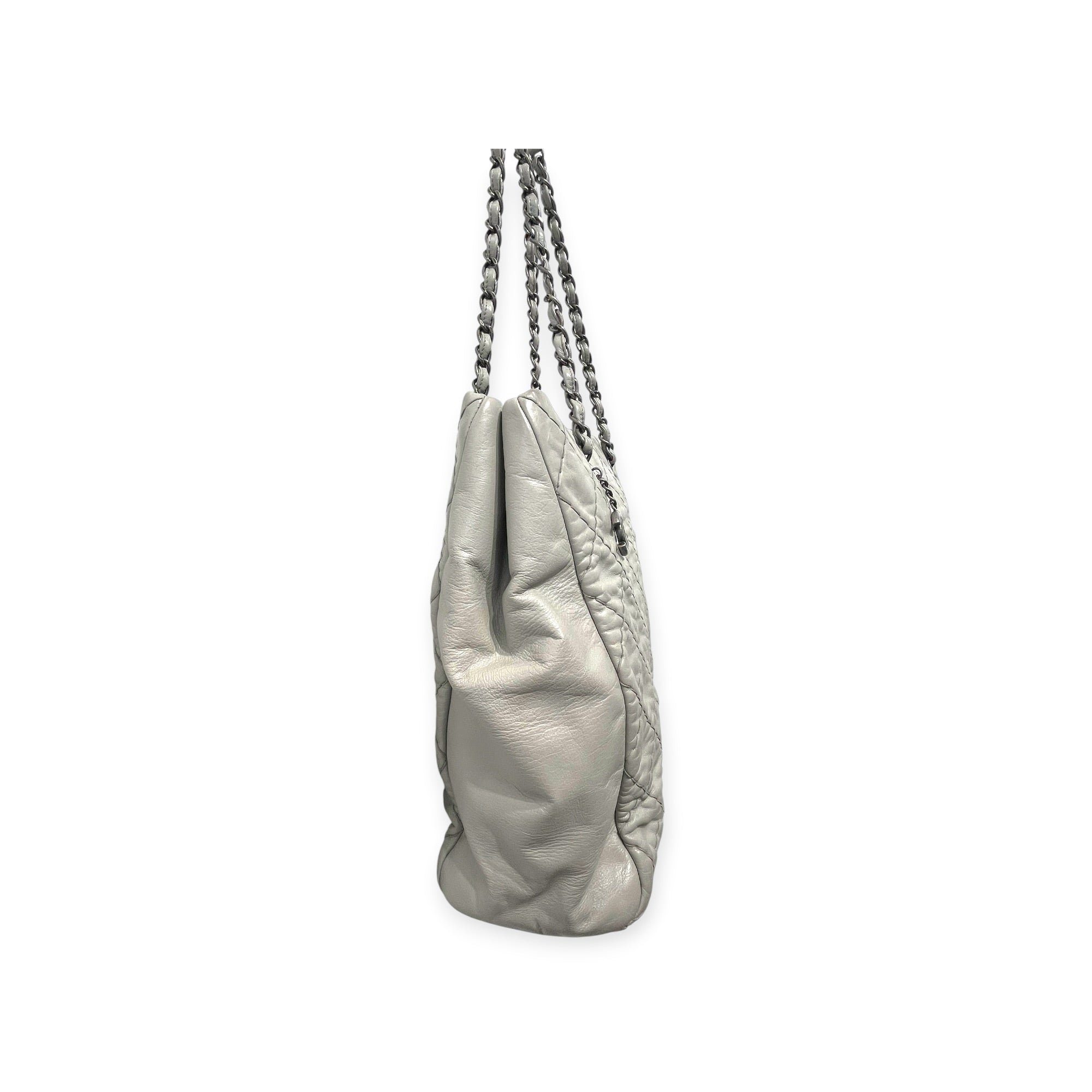 CHANEL/Bag/Leather/SLV/LAMBSKIN HOBO BAG view 2