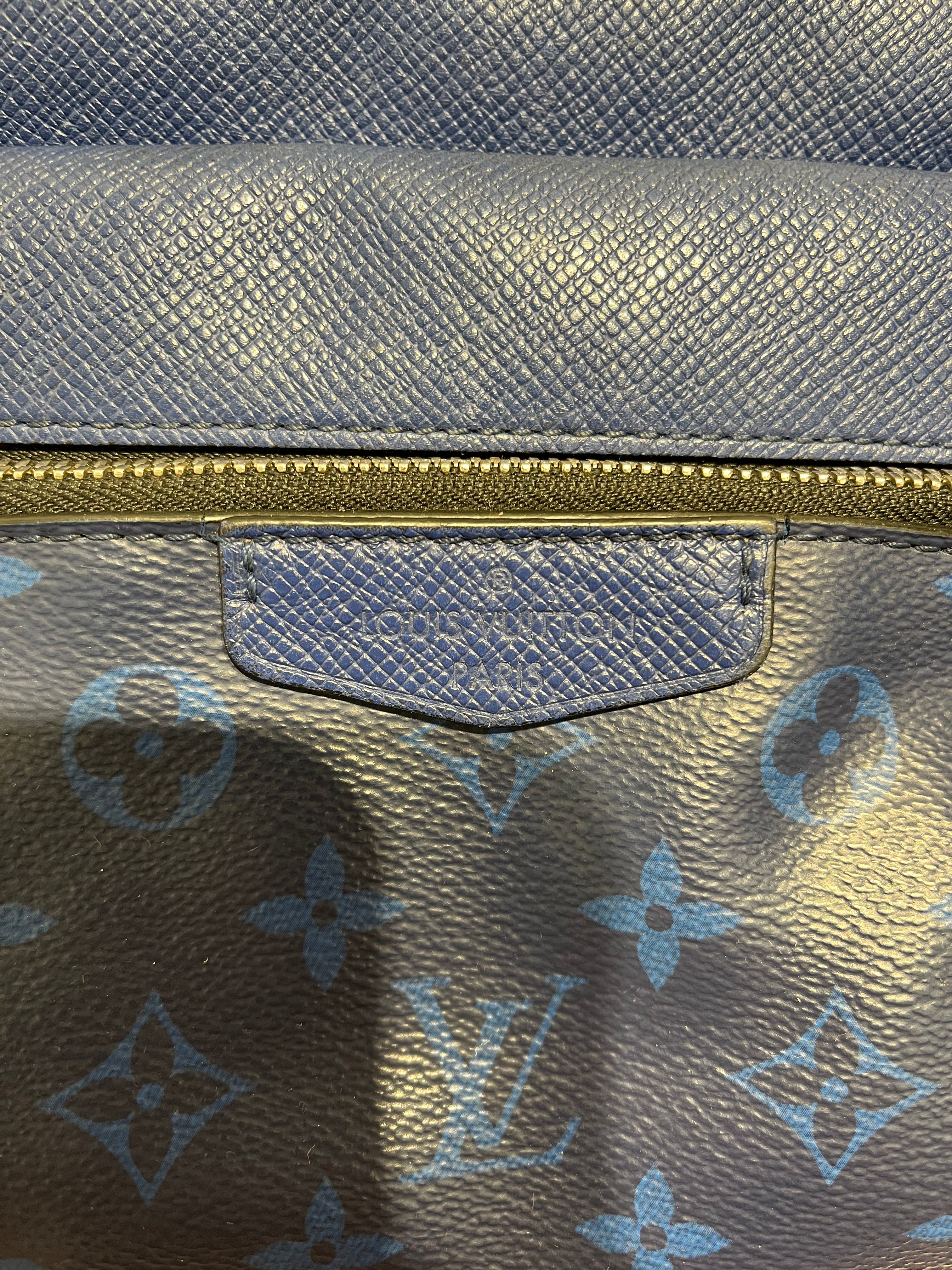LOUIS VUITTON/Cross Body Bag/Monogram/Leather/BLU/outdoor messenger view 7