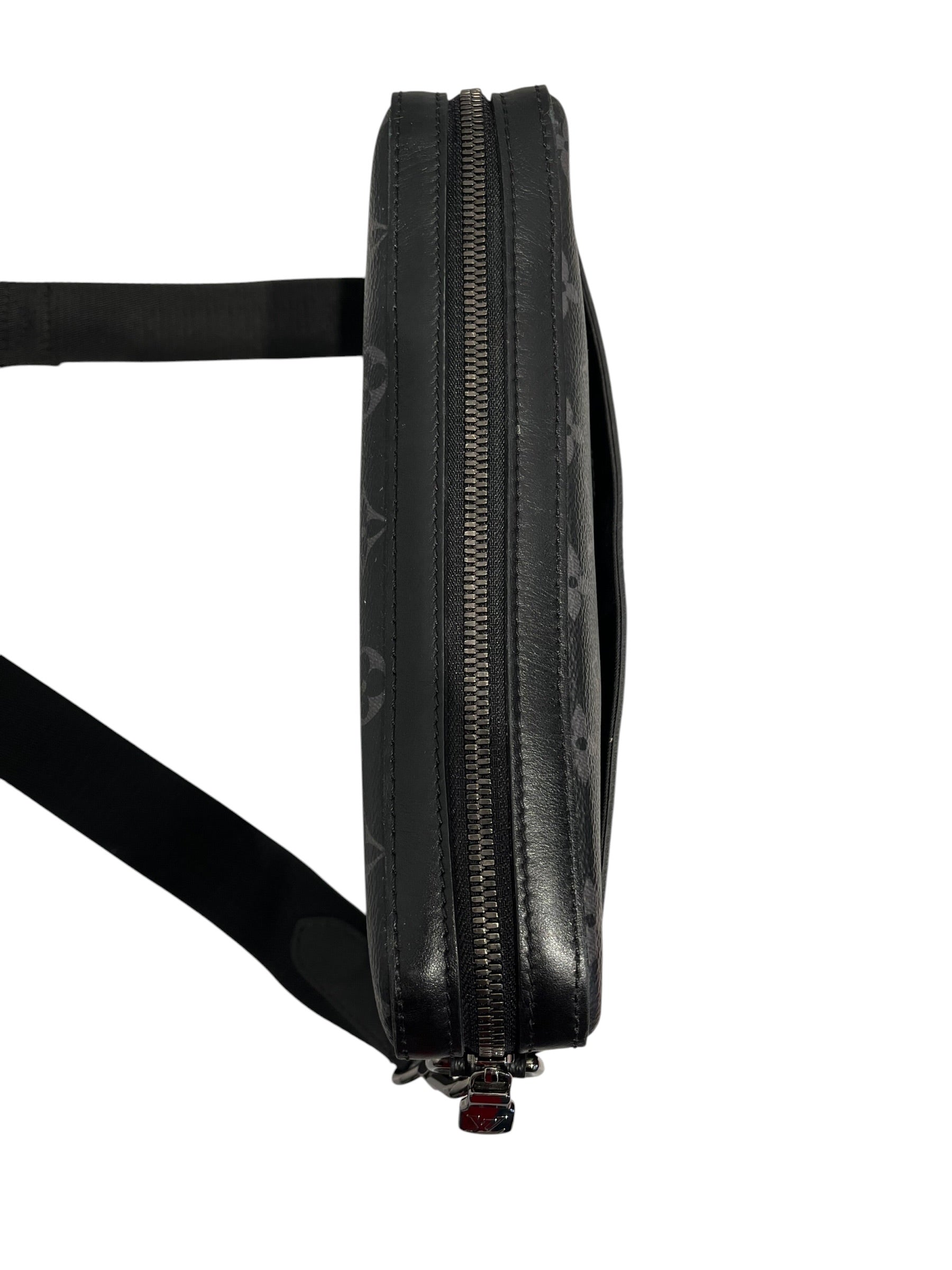 LOUIS VUITTON/Cross Body Bag/Monogram/BLK/trio messenger view 4