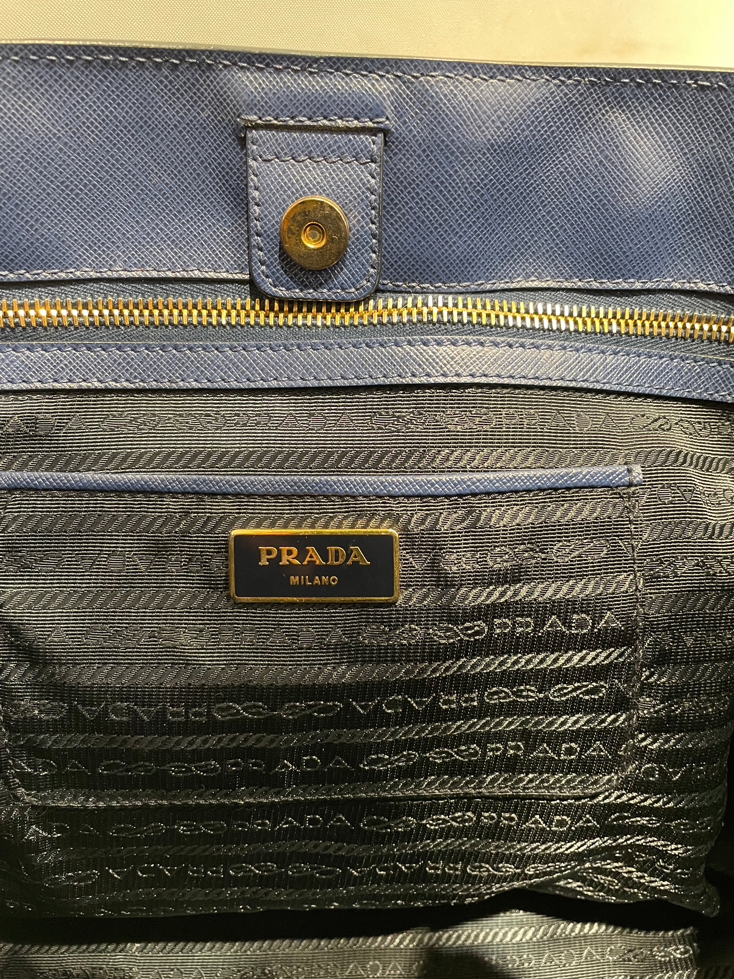PRADA/Bag/NVY/Galleria 31/E As Is view 4