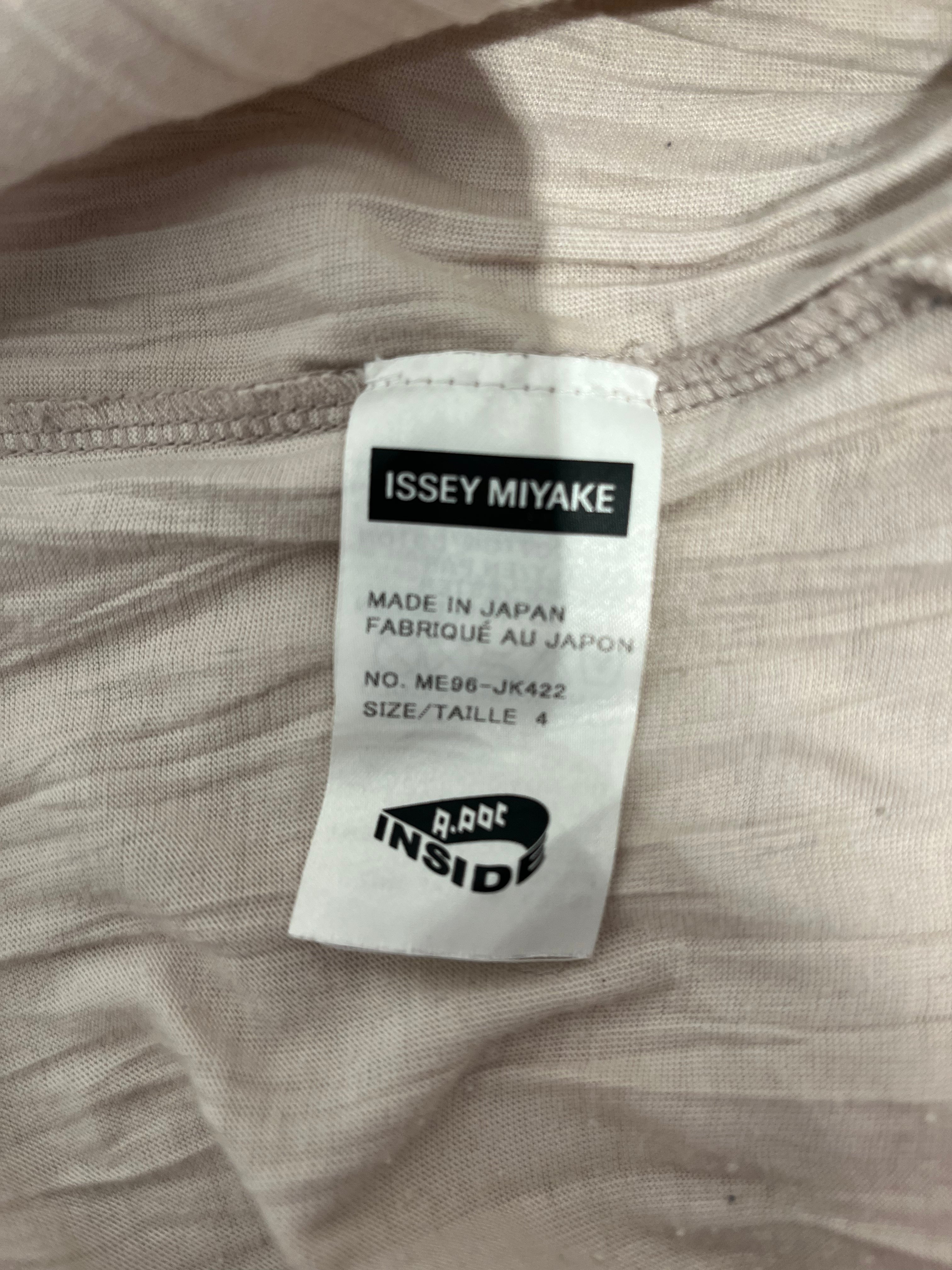 ISSEY MIYAKE/T-Shirt/4/Polyester/BEG/red sleeve view 4