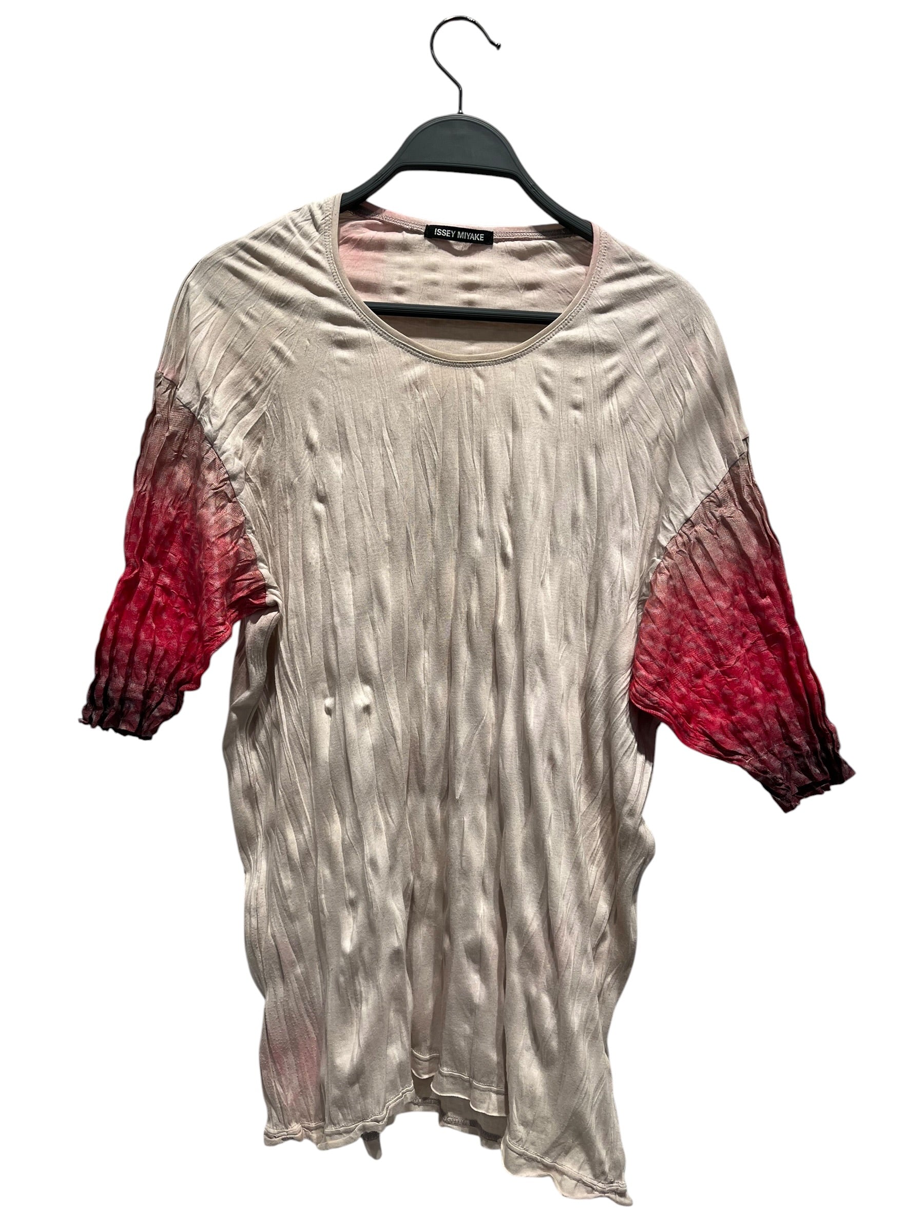 ISSEY MIYAKE/T-Shirt/4/Polyester/BEG/red sleeve view 1