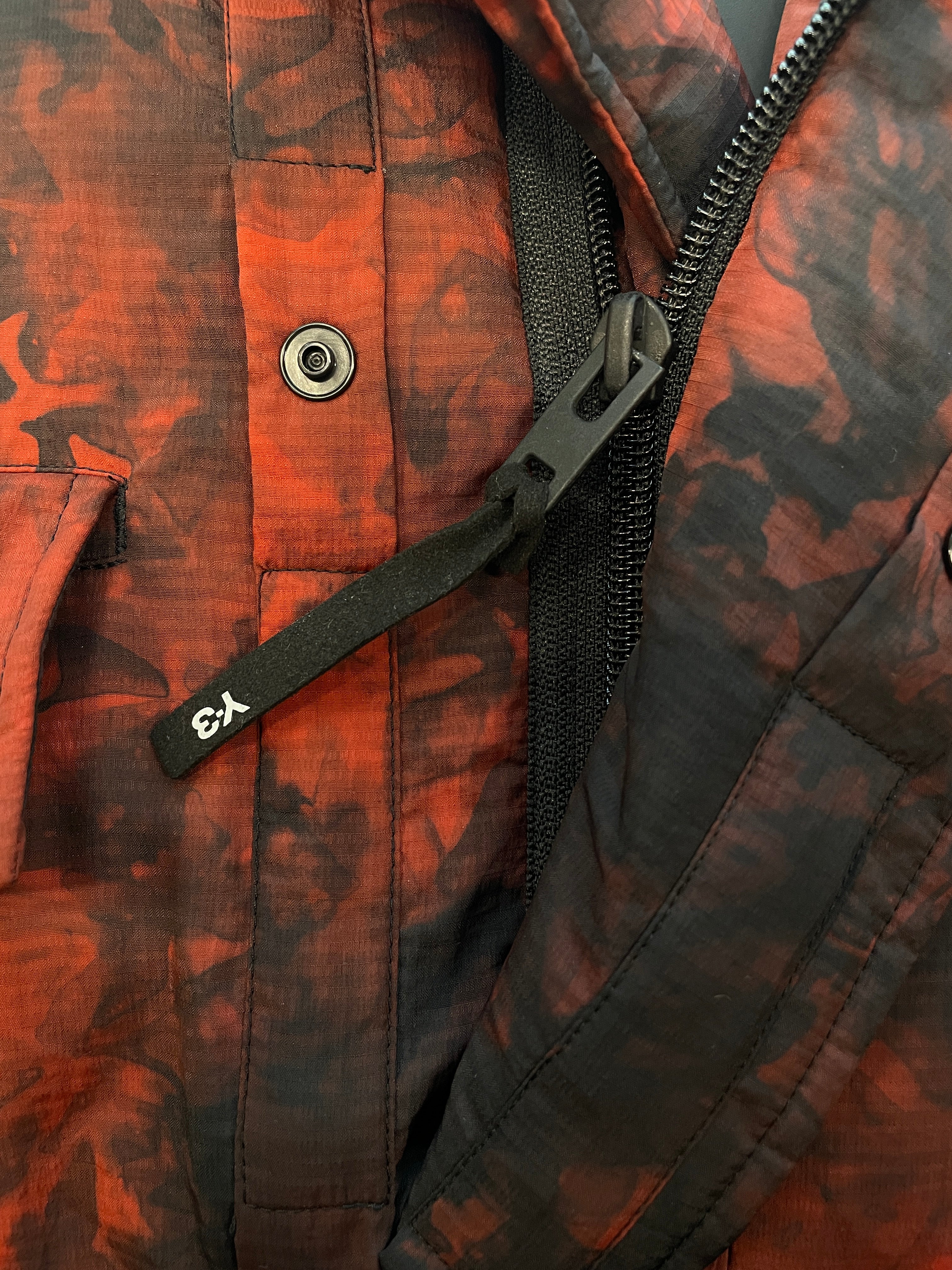 Y-3/Puffer Coat/M/All Over Print/Nylon/BRD/LEG LEGNTH/RED BLACK TIE DYE view 3