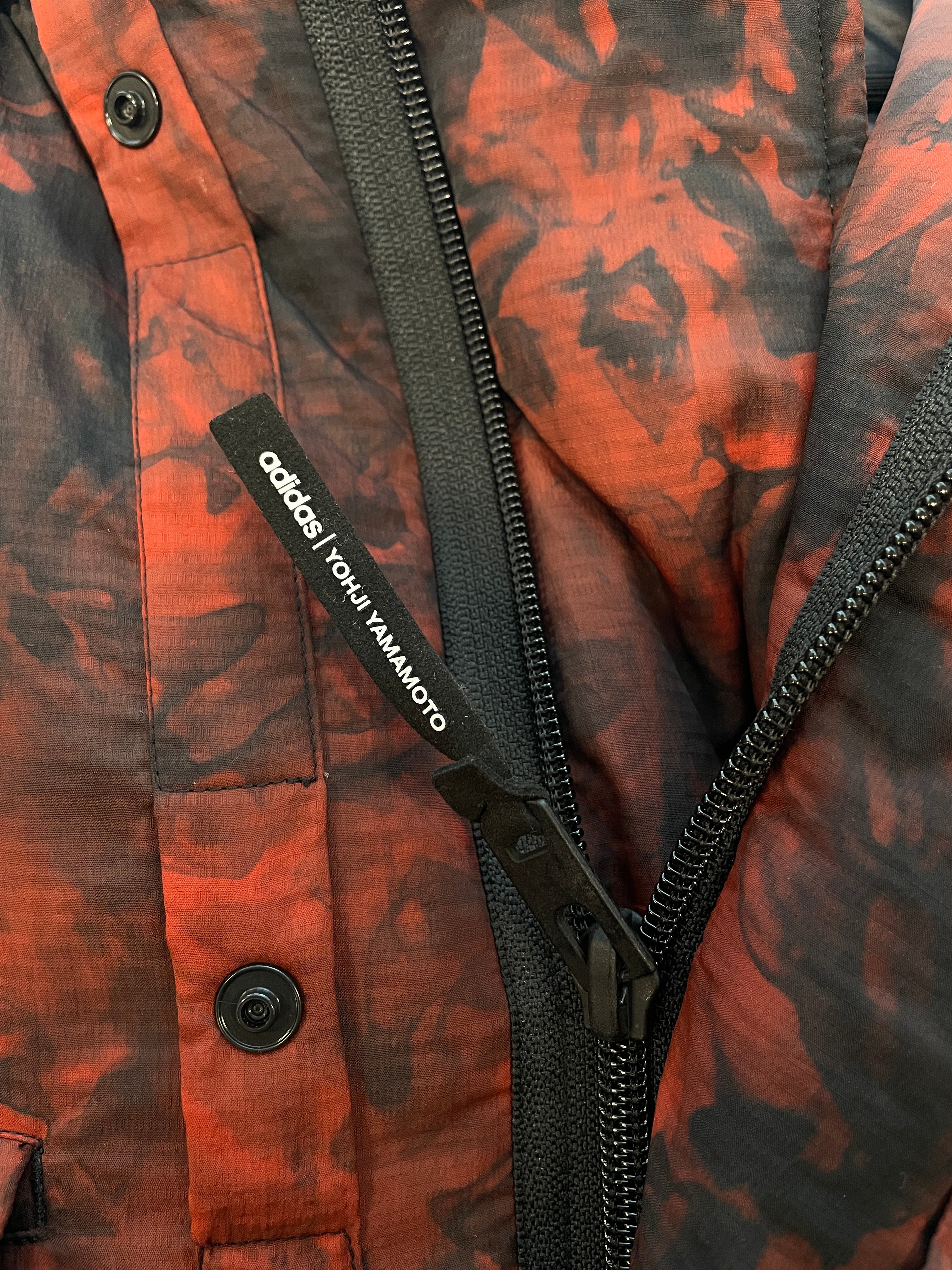 Y-3/Puffer Coat/M/All Over Print/Nylon/BRD/LEG LEGNTH/RED BLACK TIE DYE view 4