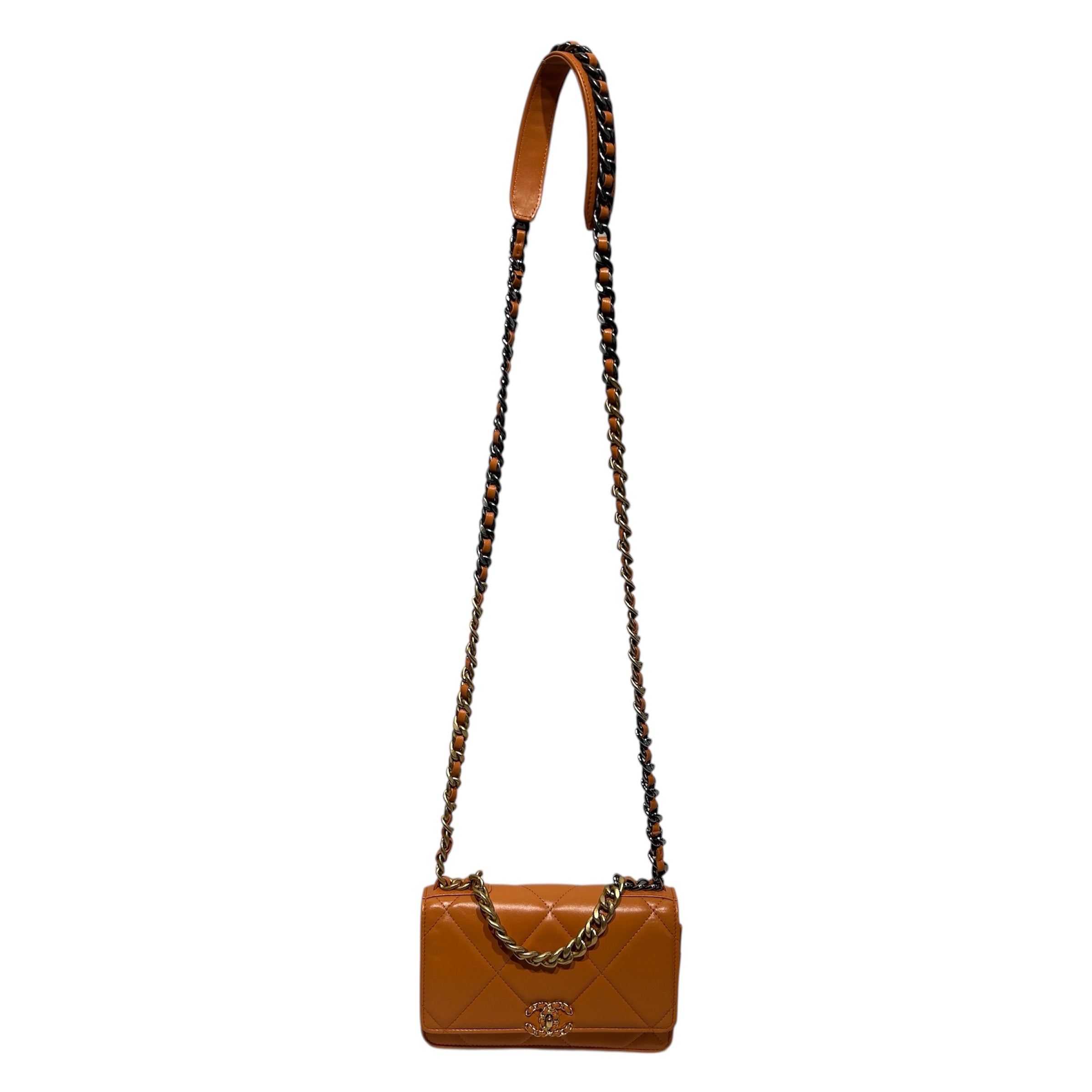 CHANEL/Cross Body Bag/Leather/ORN/19 view 1