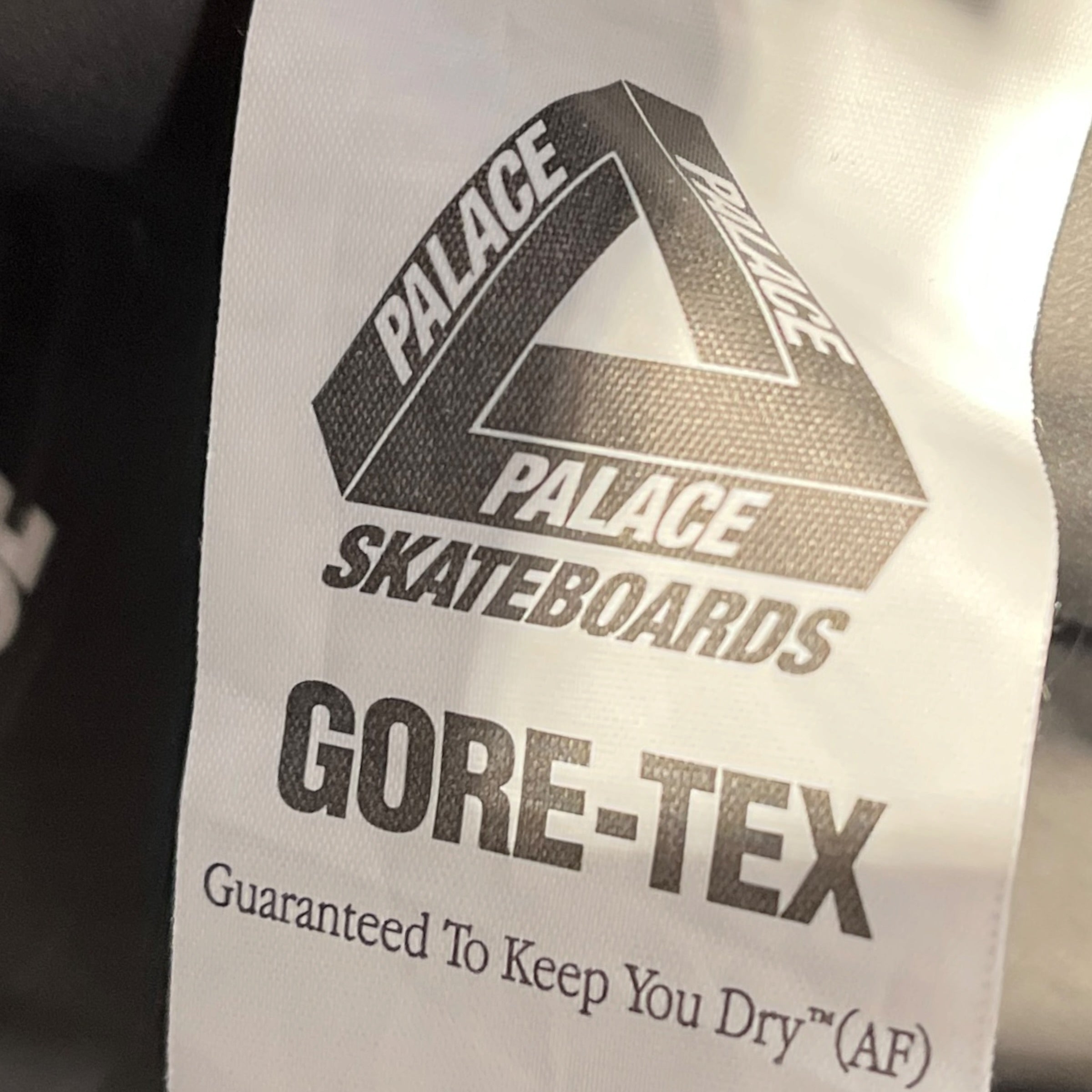 PALACE/GORE-TEX/Windbreaker/S/Nylon/BLK/CHEST POCKET/CAP ON HOOD view 4