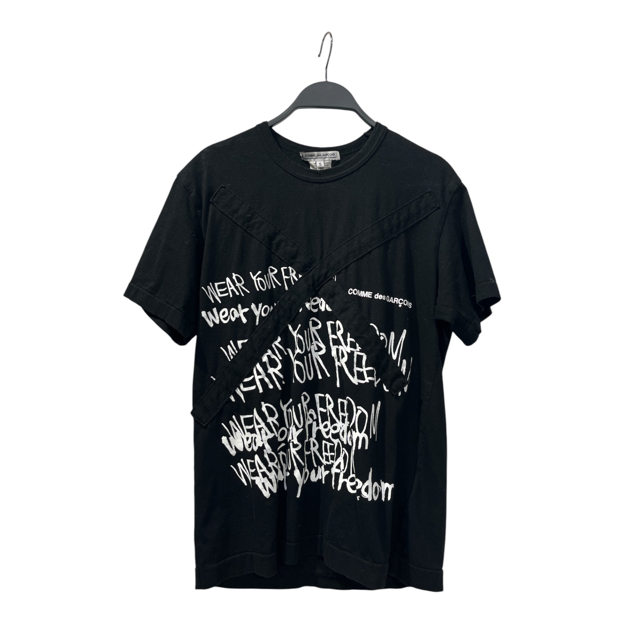 COMME des GARCONS/T-Shirt/S/Cotton/BLK/Graphic/WEAR YOUR FREEDOM CROSS PATCH view 1