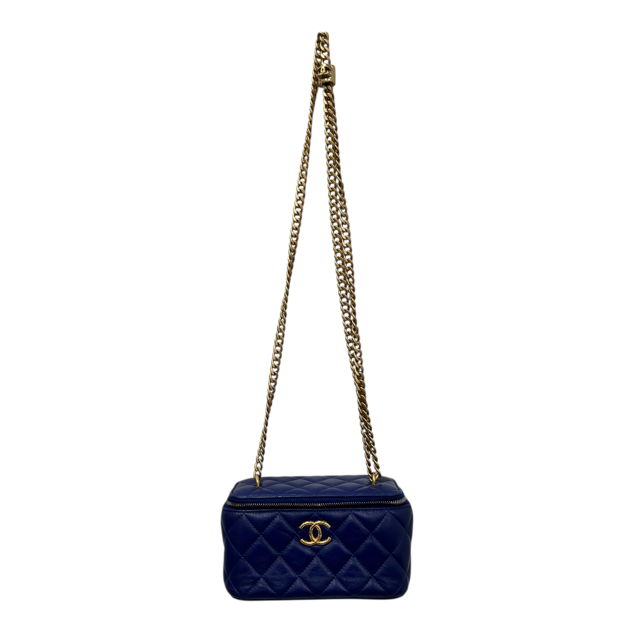 CHANEL/Cross Body Bag/Leather/BLU/canity handbag w/ chain kit view 1