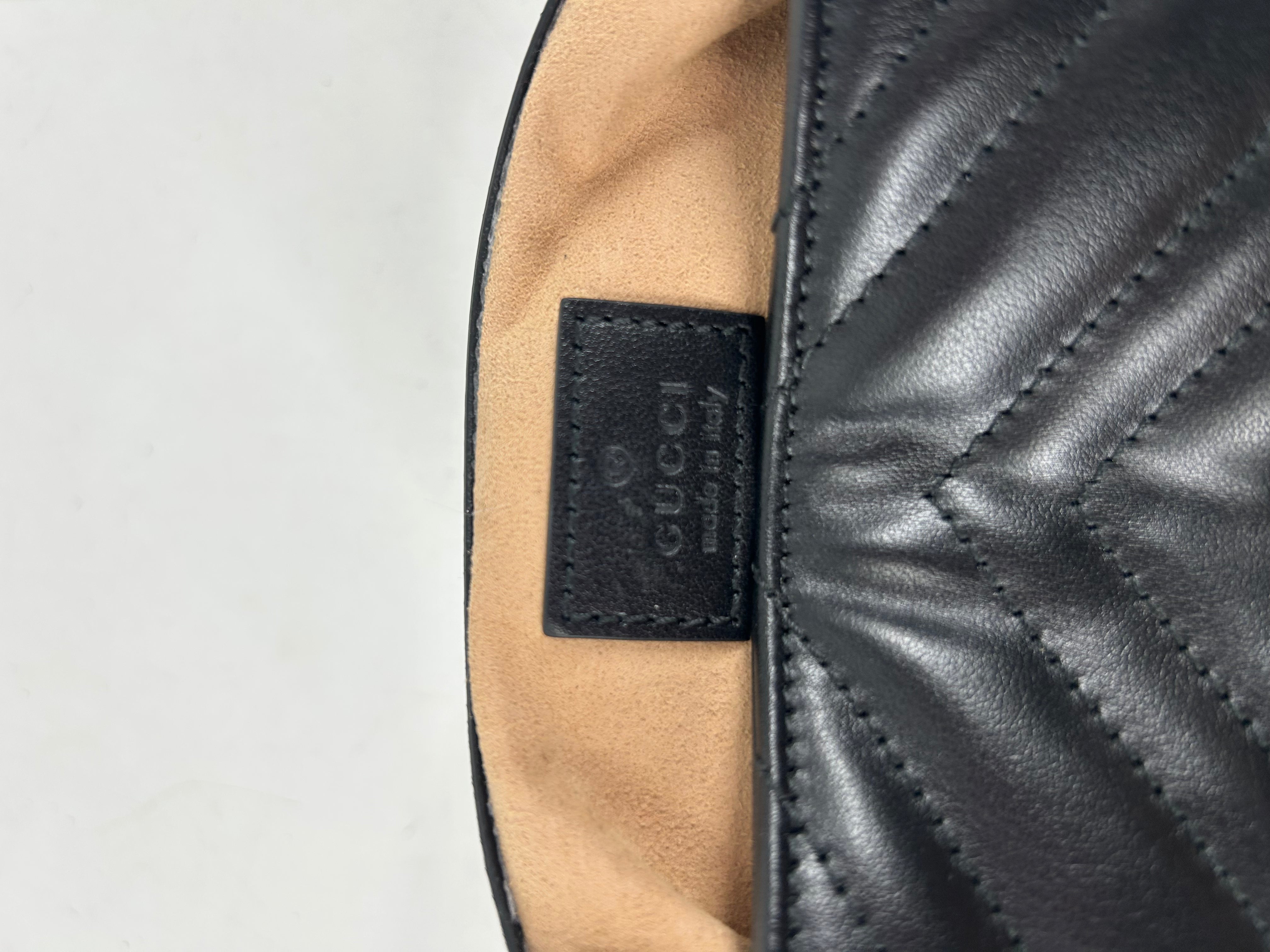 GUCCI/Cross Body Bag/Leather/BLK/GOLDHRDWARE/LONGSTRAP/HEARTBCK view 5
