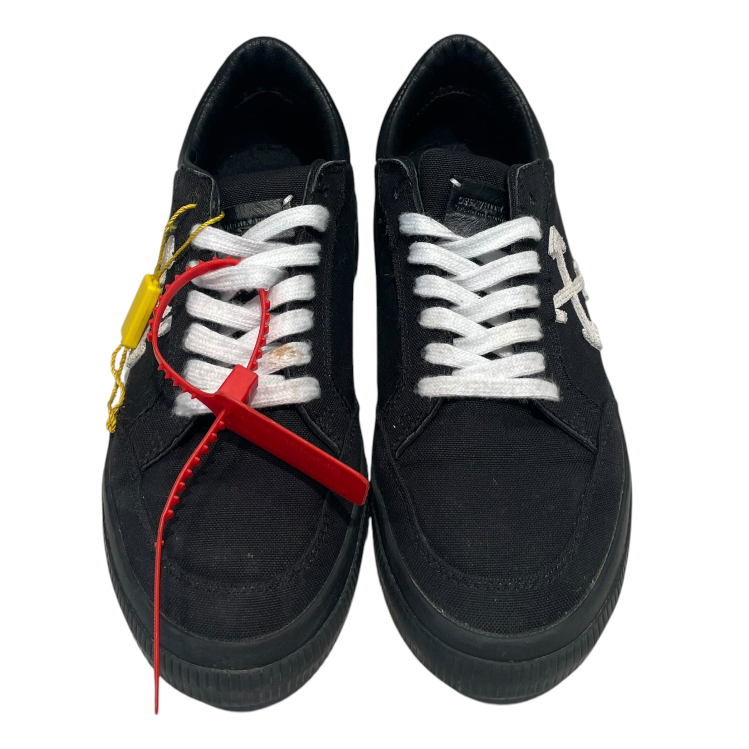 OFF-WHITE/Low-Sneakers/US 8/BLK/Vulcanzied Arrow view 4
