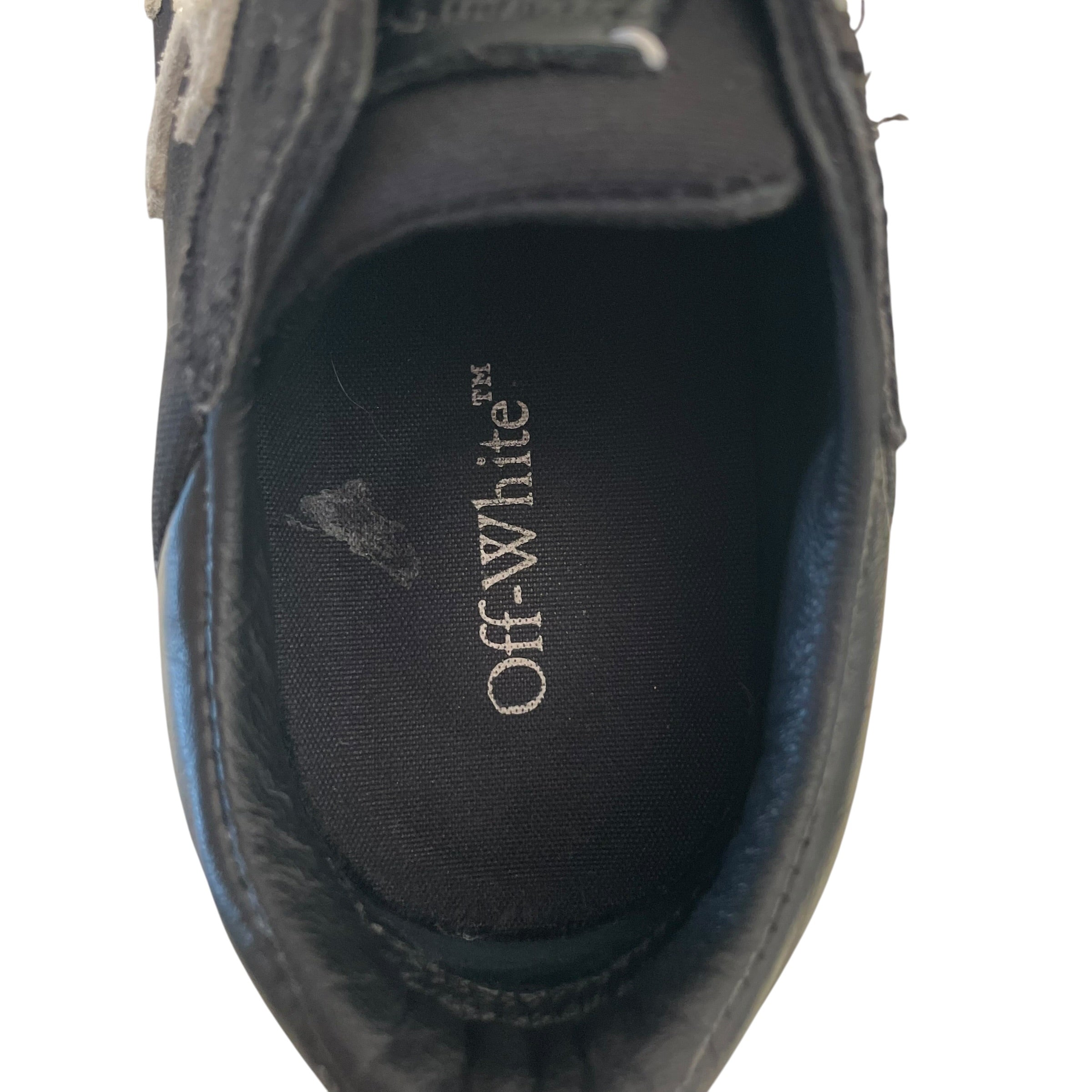 OFF-WHITE/Low-Sneakers/US 8/BLK/Vulcanzied Arrow view 3