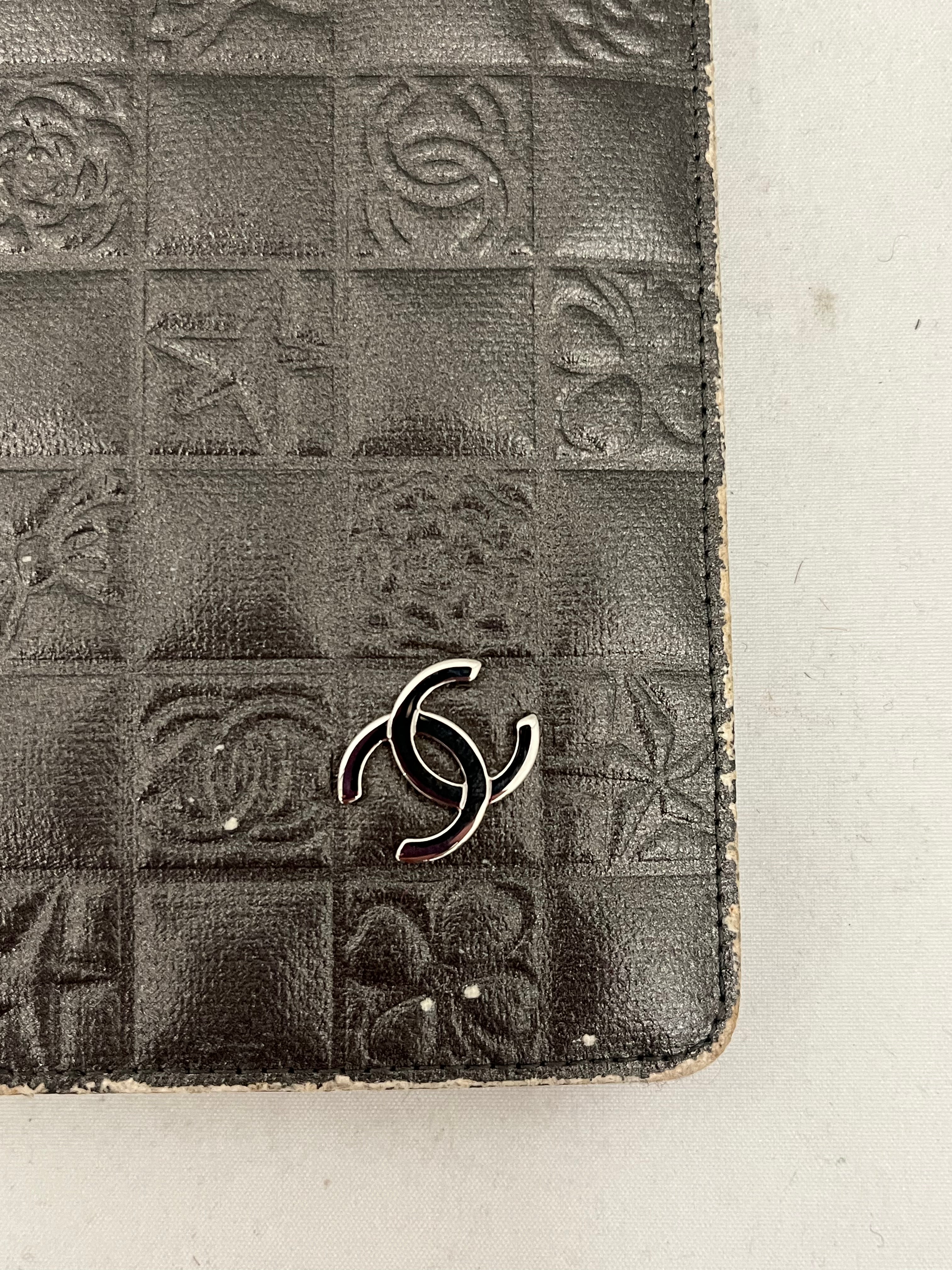 CHANEL/Long Wallet/Leather/SLV/QUILTED CHARM EMBOSSED view 3