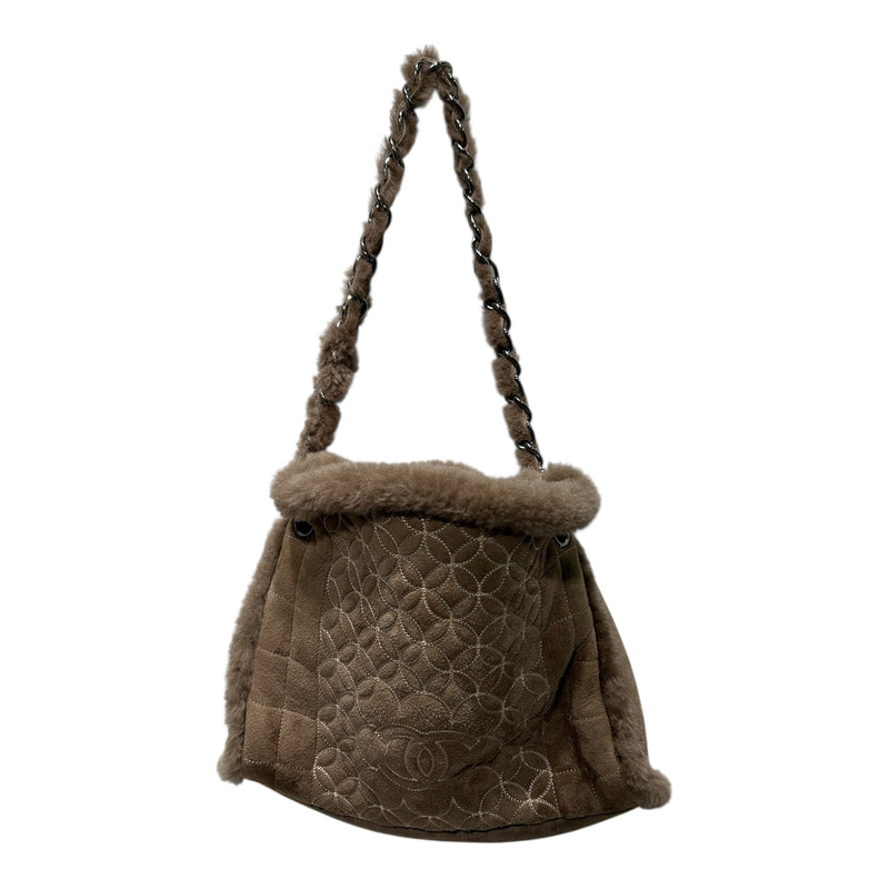 CHANEL/Bag/Suede/BRW/SHEARLING CC SHOULDER BAG