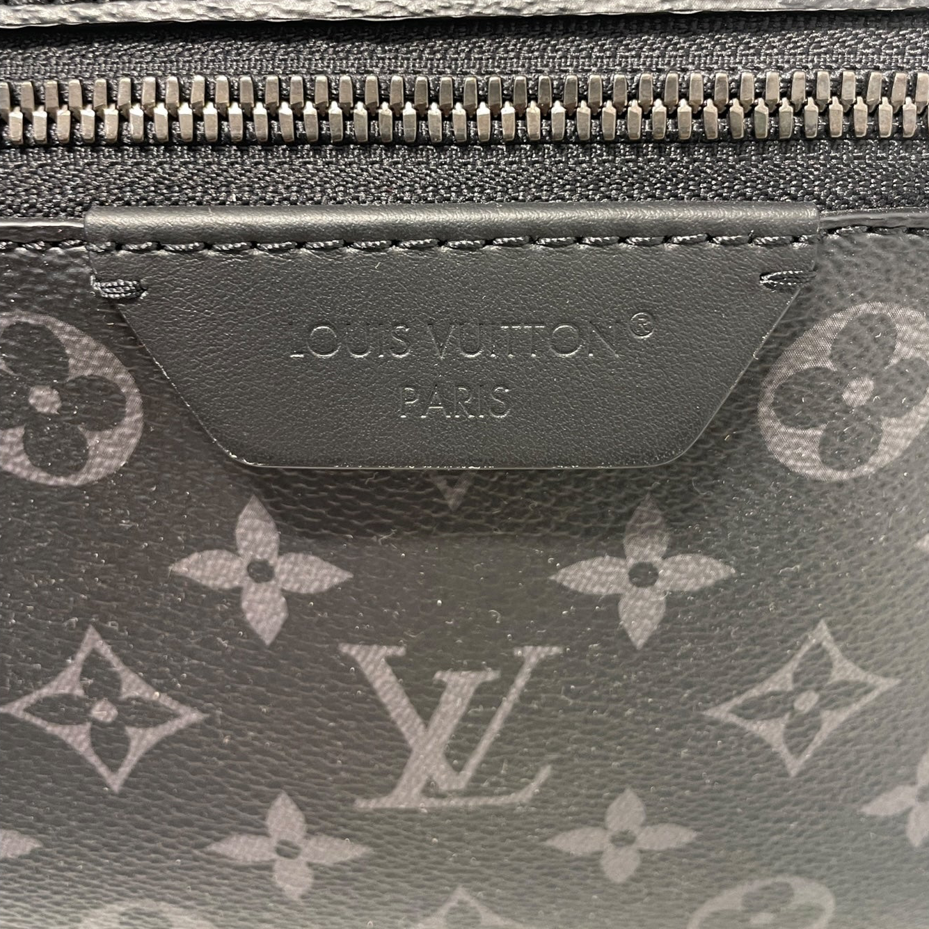 LOUIS VUITTON/Backpack/Monogram/Leather/BLK/R874C4T/DISCOVERY BACKPACK view 3
