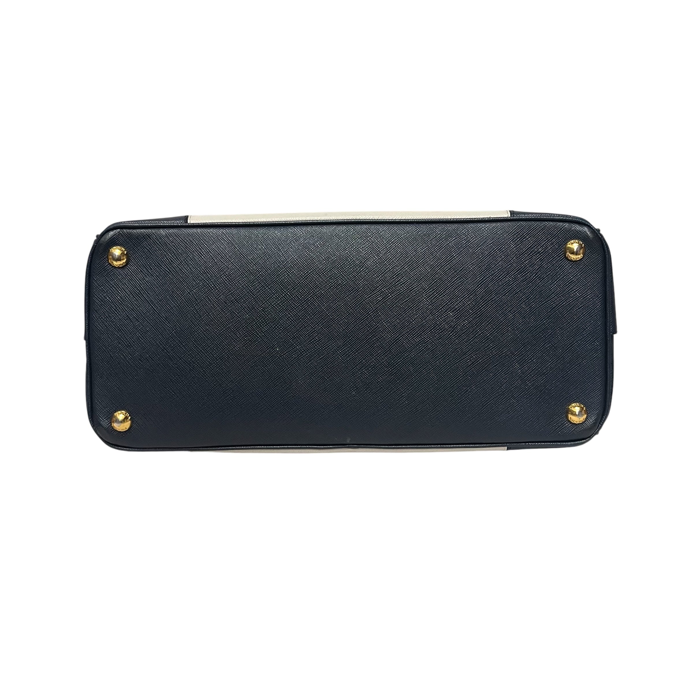 PRADA/Cross Body Bag/Leather/CRM/saffiano double zip view 4