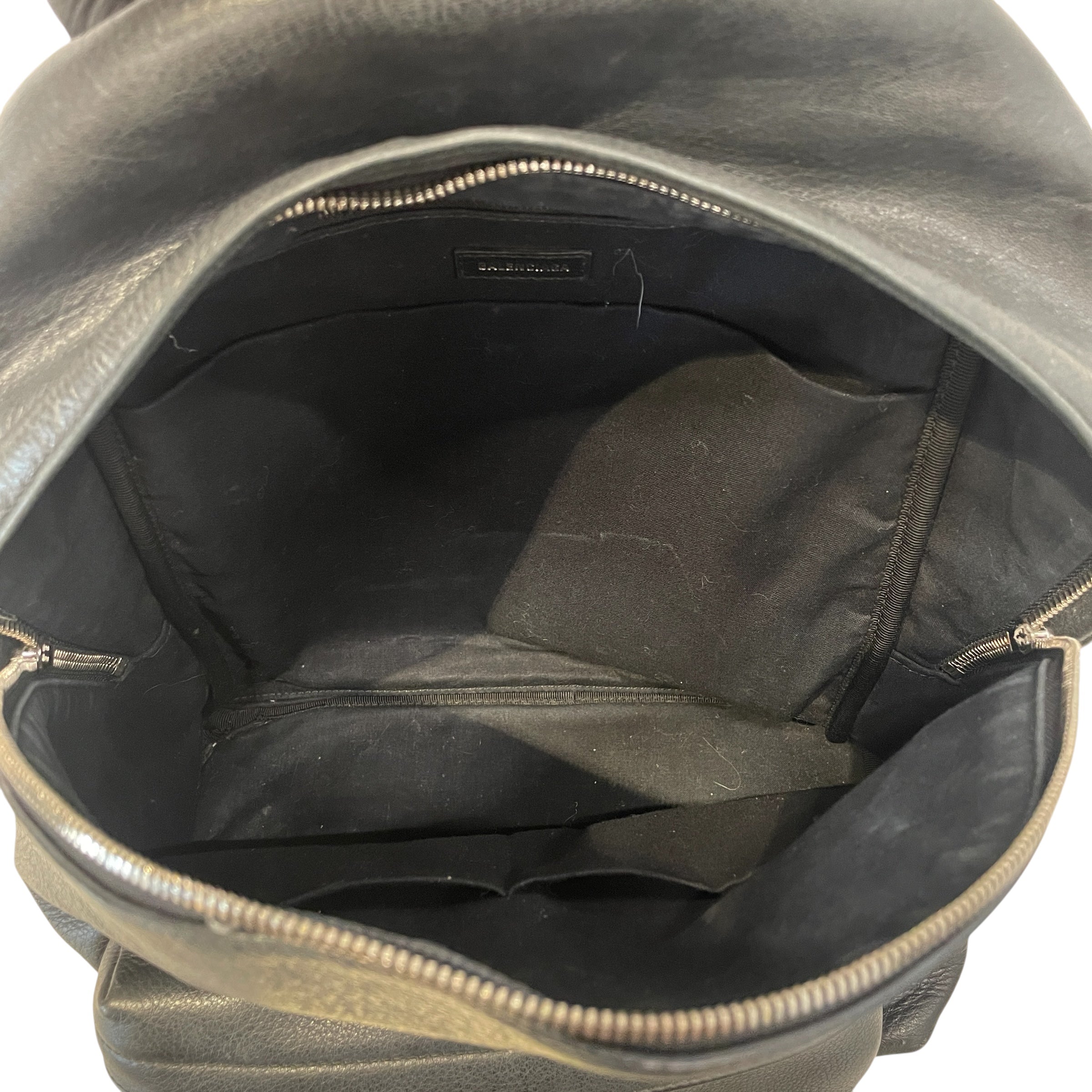 BALENCIAGA/Backpack/Leather/BLK/Everyday Backpack view 4