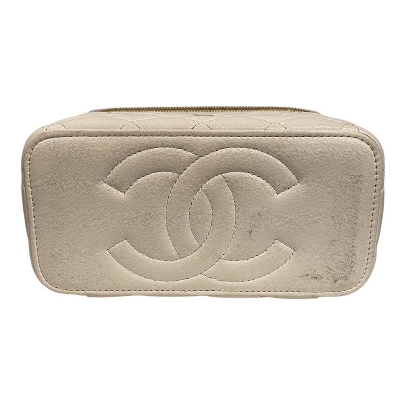 CHANEL/Cross Body Bag/Leather/WHT/VANITY BOX GOLD HRDWR WHITE
