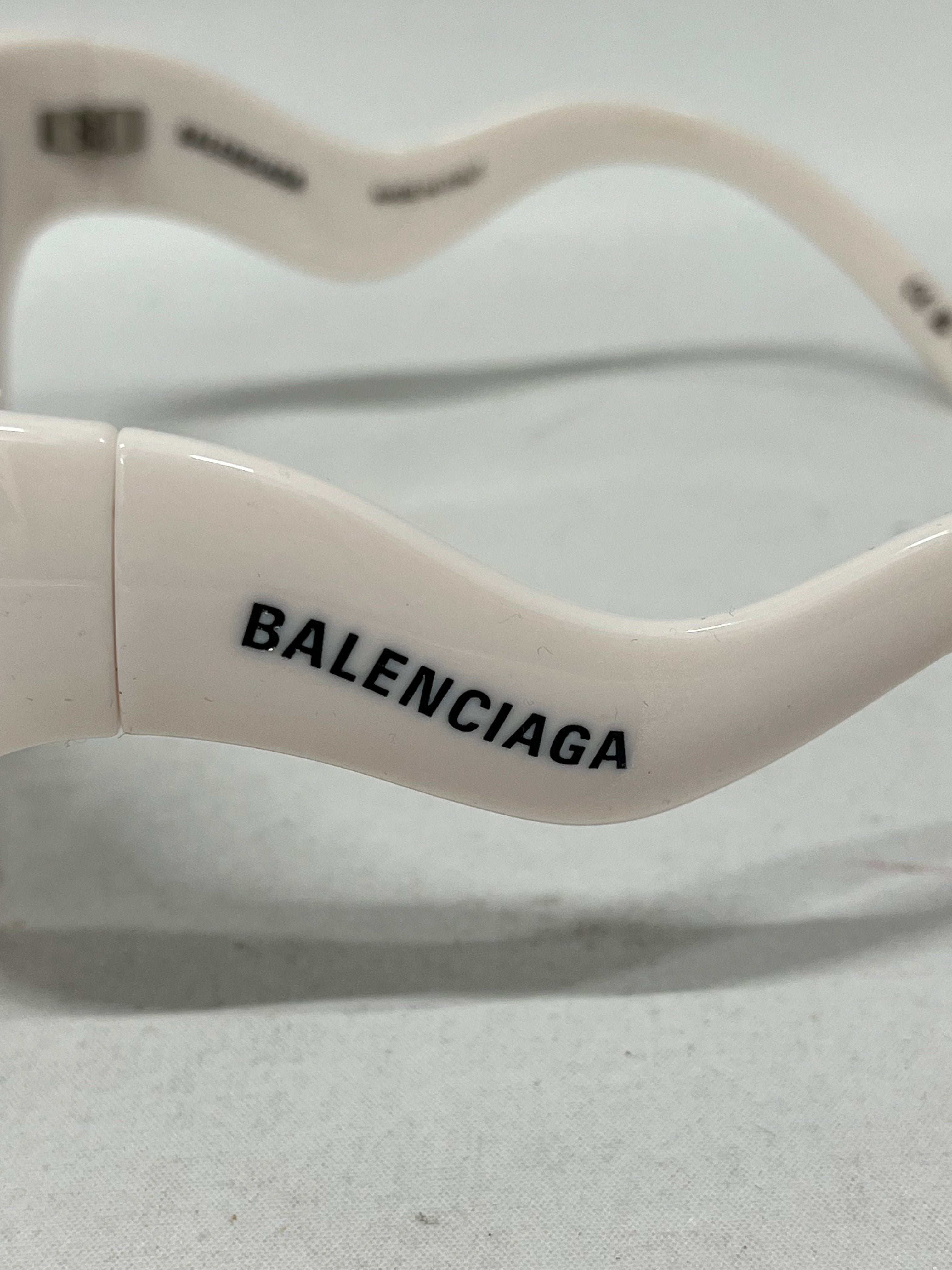 BALENCIAGA/Sunglasses/Plastic/WHT/HAMPTONS CAT view 3