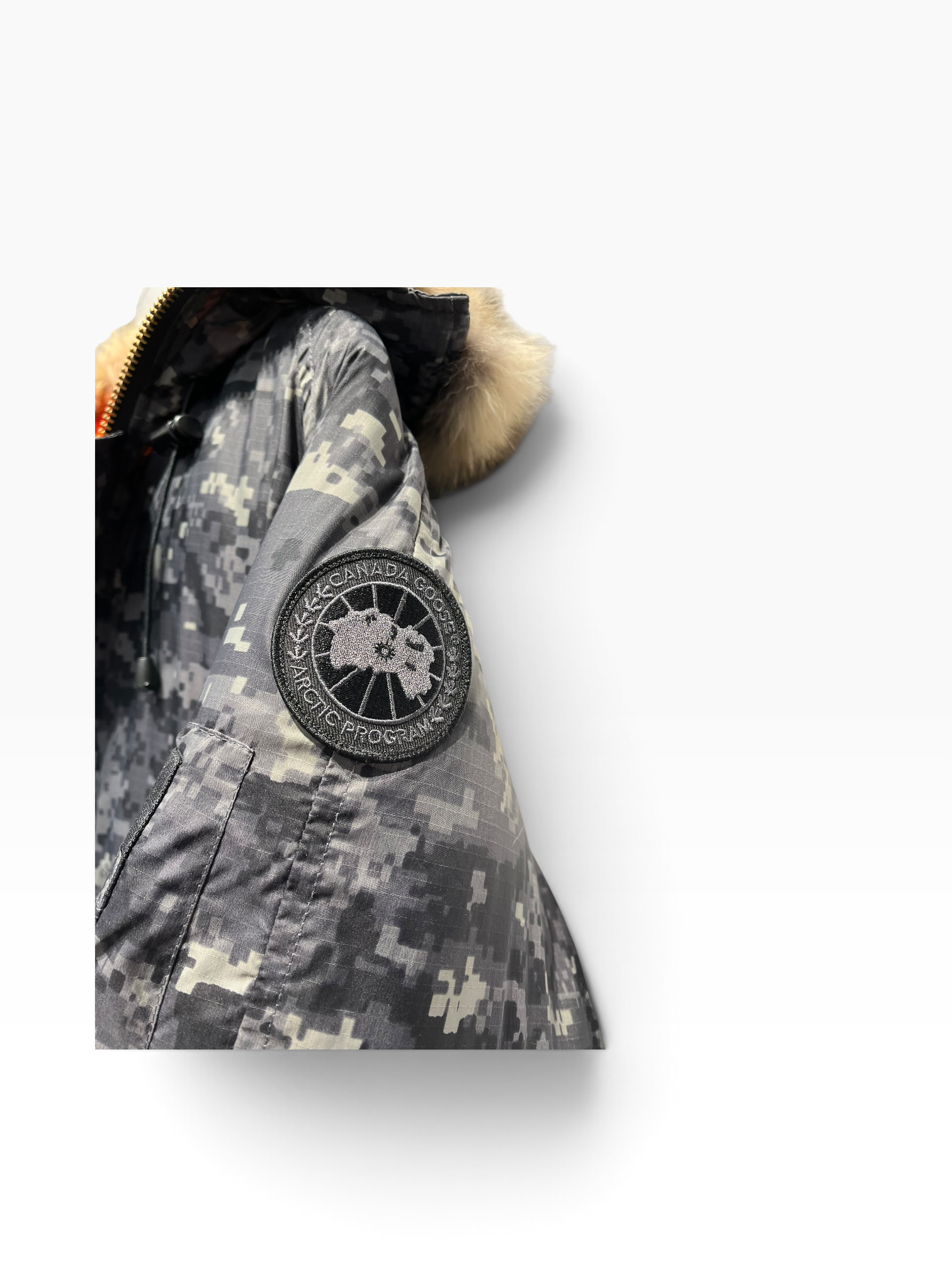 CANADA GOOSE/OCTOBERS VERY OWN(OVO)/Puffer Jkt/M/Nylon/GRY/Camouflage/OVO Digi Camo Jacket view 3