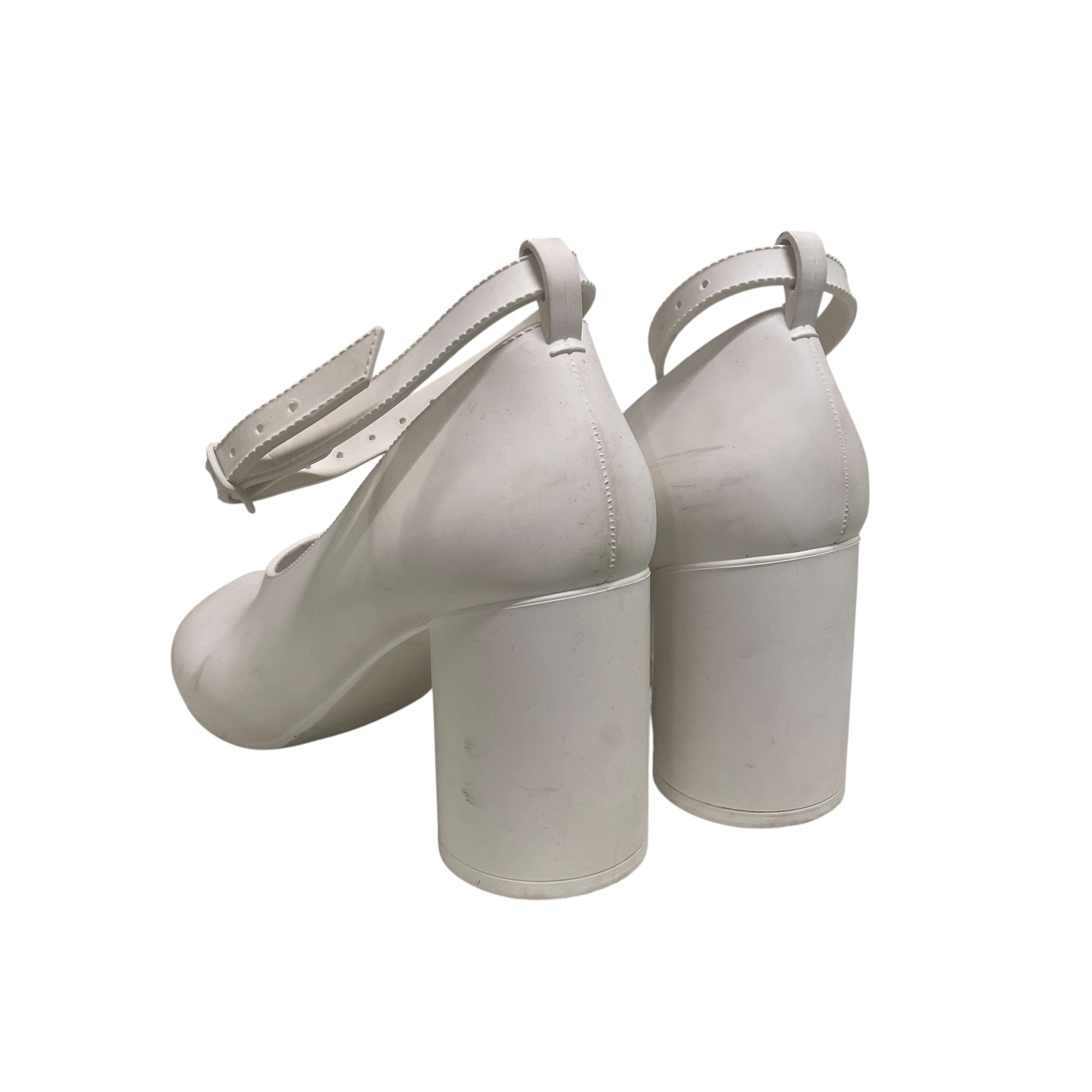 Maison Margiela/Heels/EU 40/WHT/RUBBER PUMP TABIS view 2
