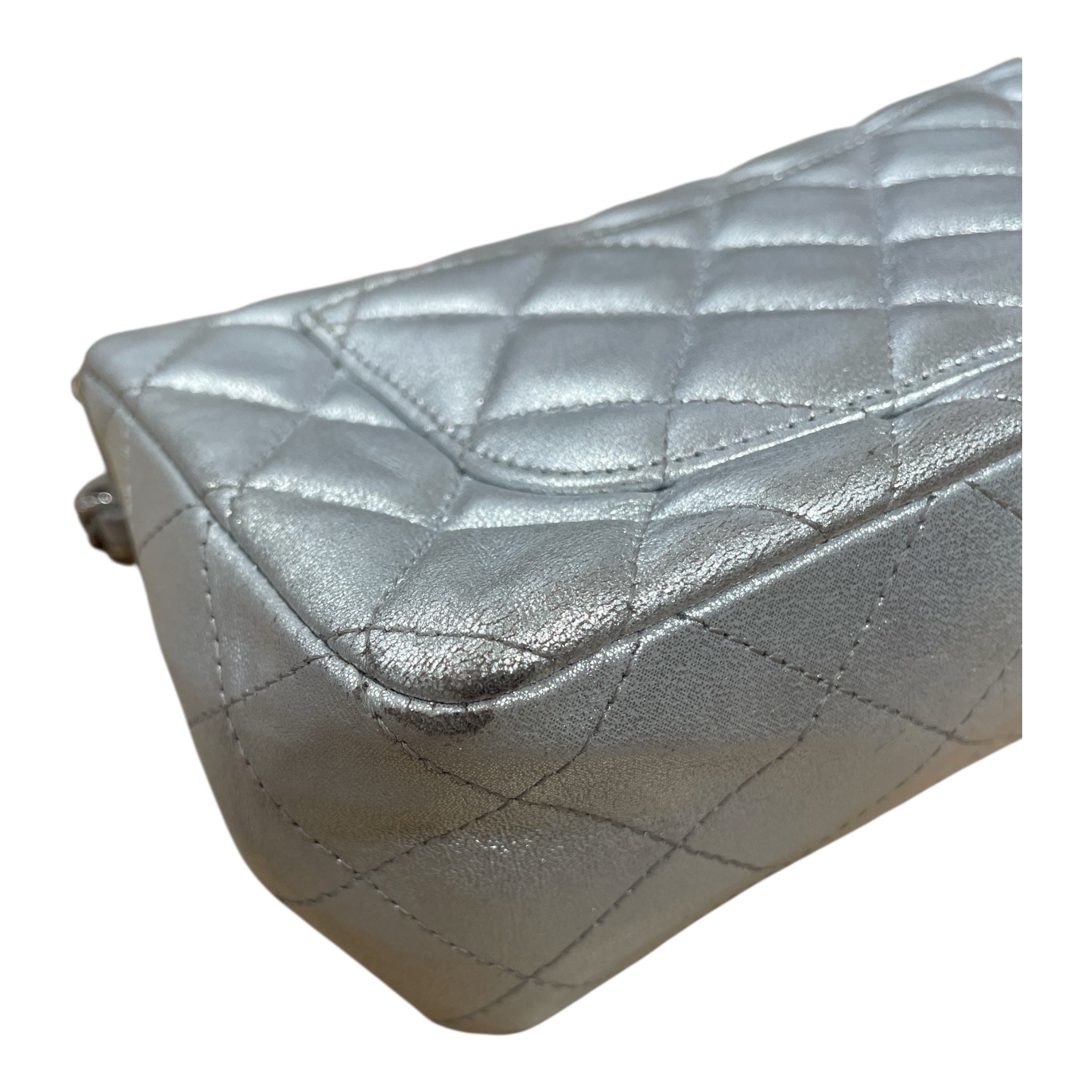 CHANEL/Cross Body Bag/Leather/SLV/Classique Quilted Crossbody view 4