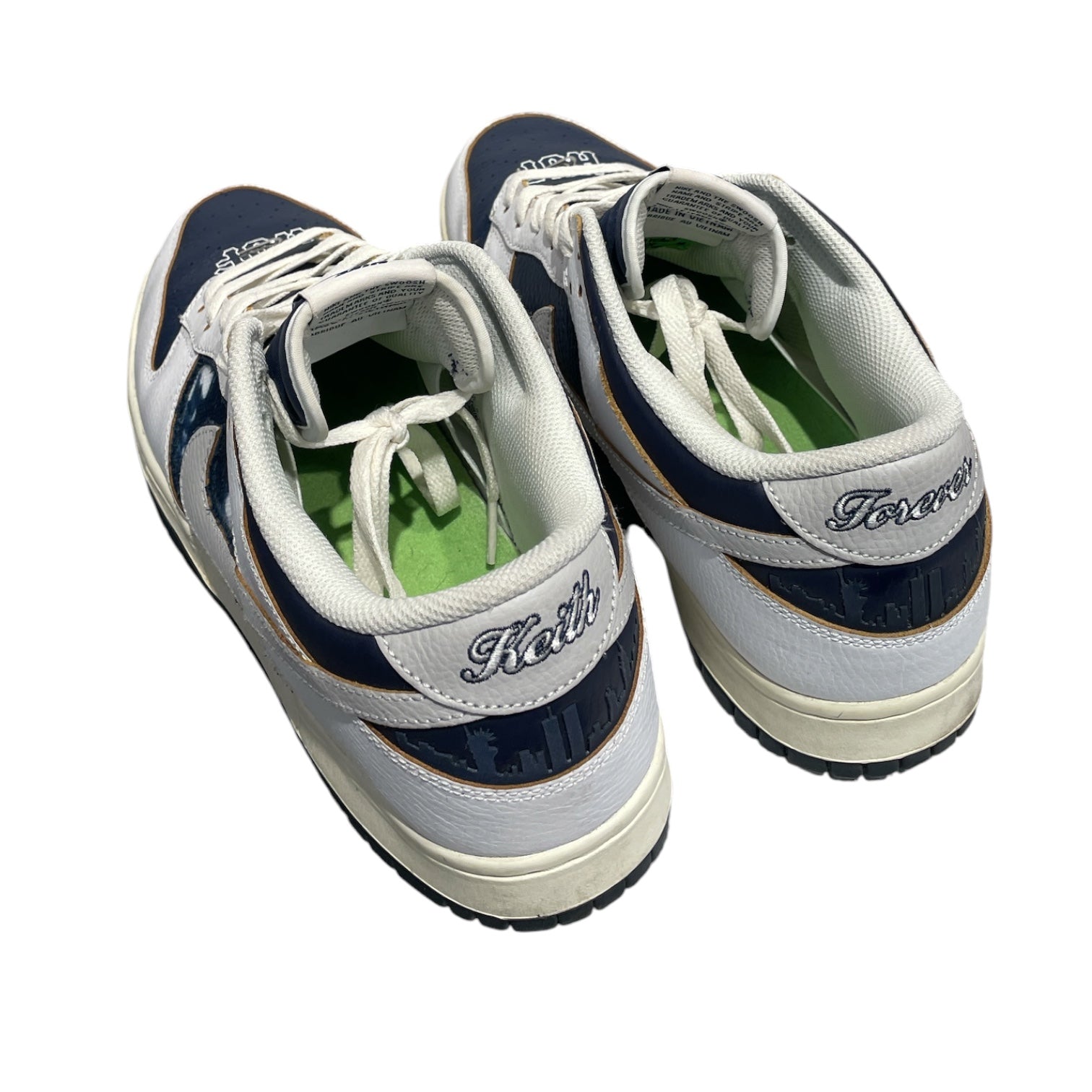NIKE/HUF/Low-Sneakers/US 12/MLT/FD8775-100 NYC view 2