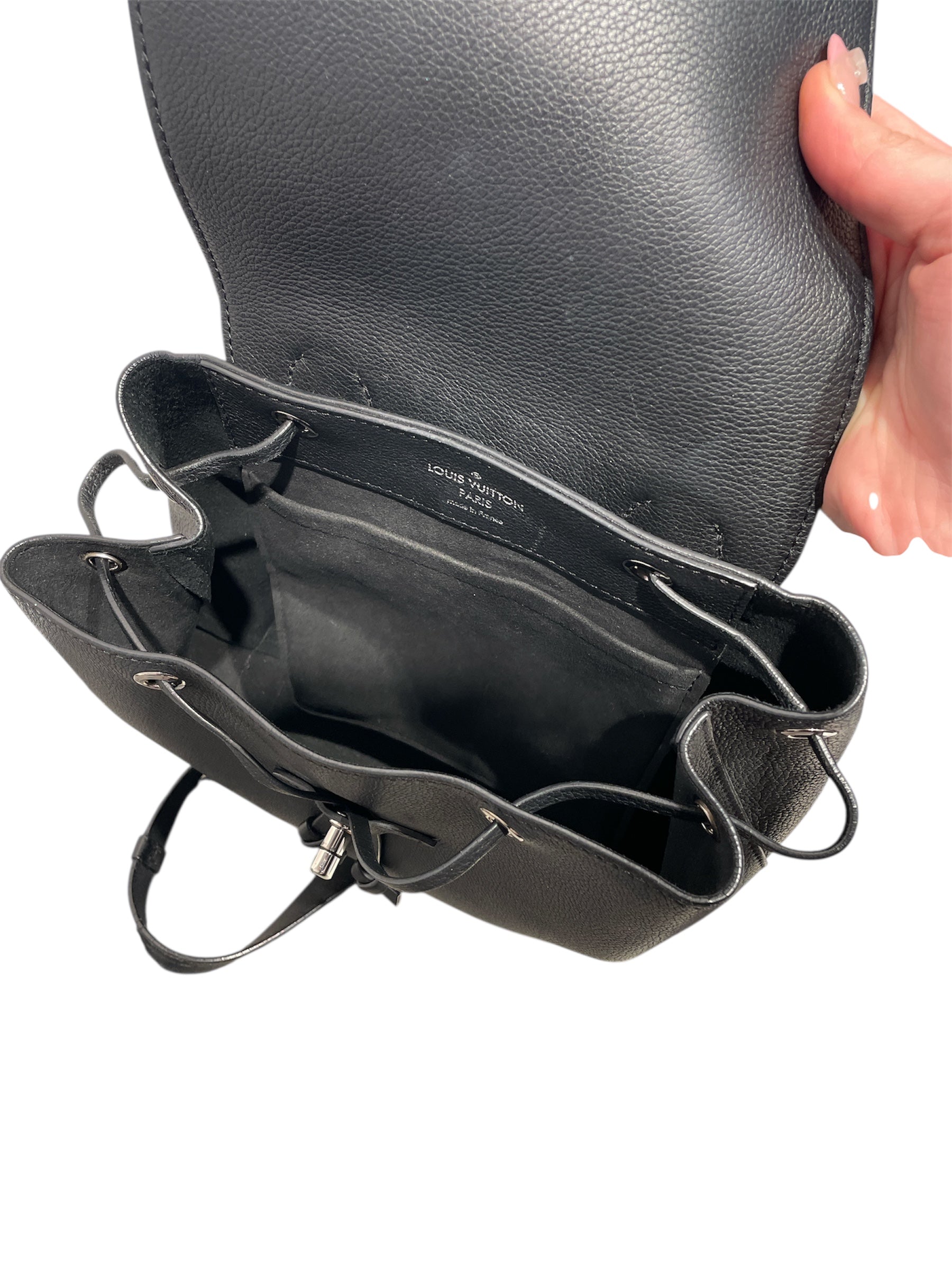 LOUIS VUITTON/Backpack/Leather/BLK/lockme backpack view 3