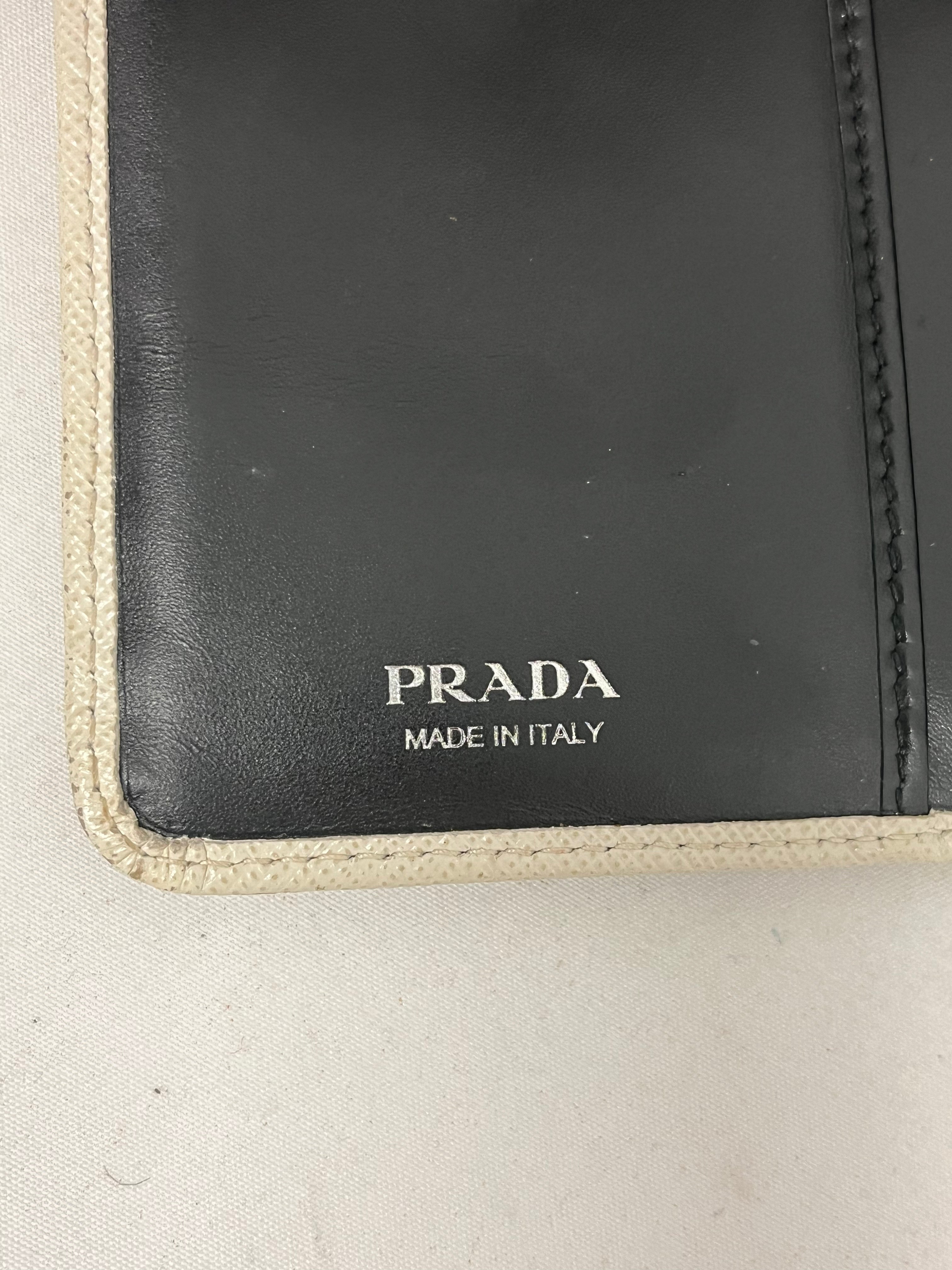 PRADA/Bifold Wallet/OS/Leather/WHT/White Zip Bifold with clamp view 3