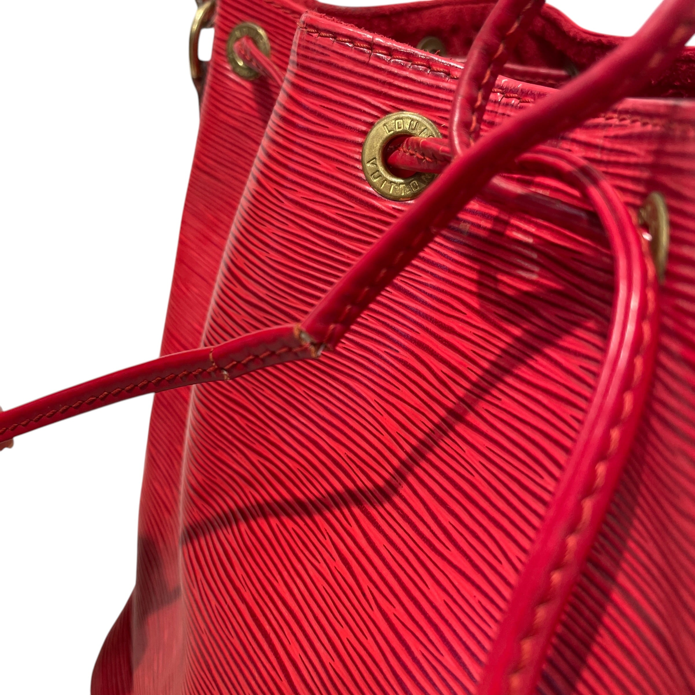 LOUIS VUITTON/Cross Body Bag/Leather/RED/Petit Noe Bucket Red Epi Bag view 4
