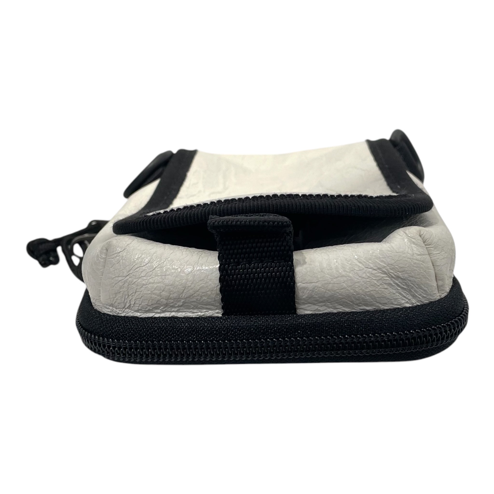 BALENCIAGA/Bag/Leather/WHT/explorer pouch view 3