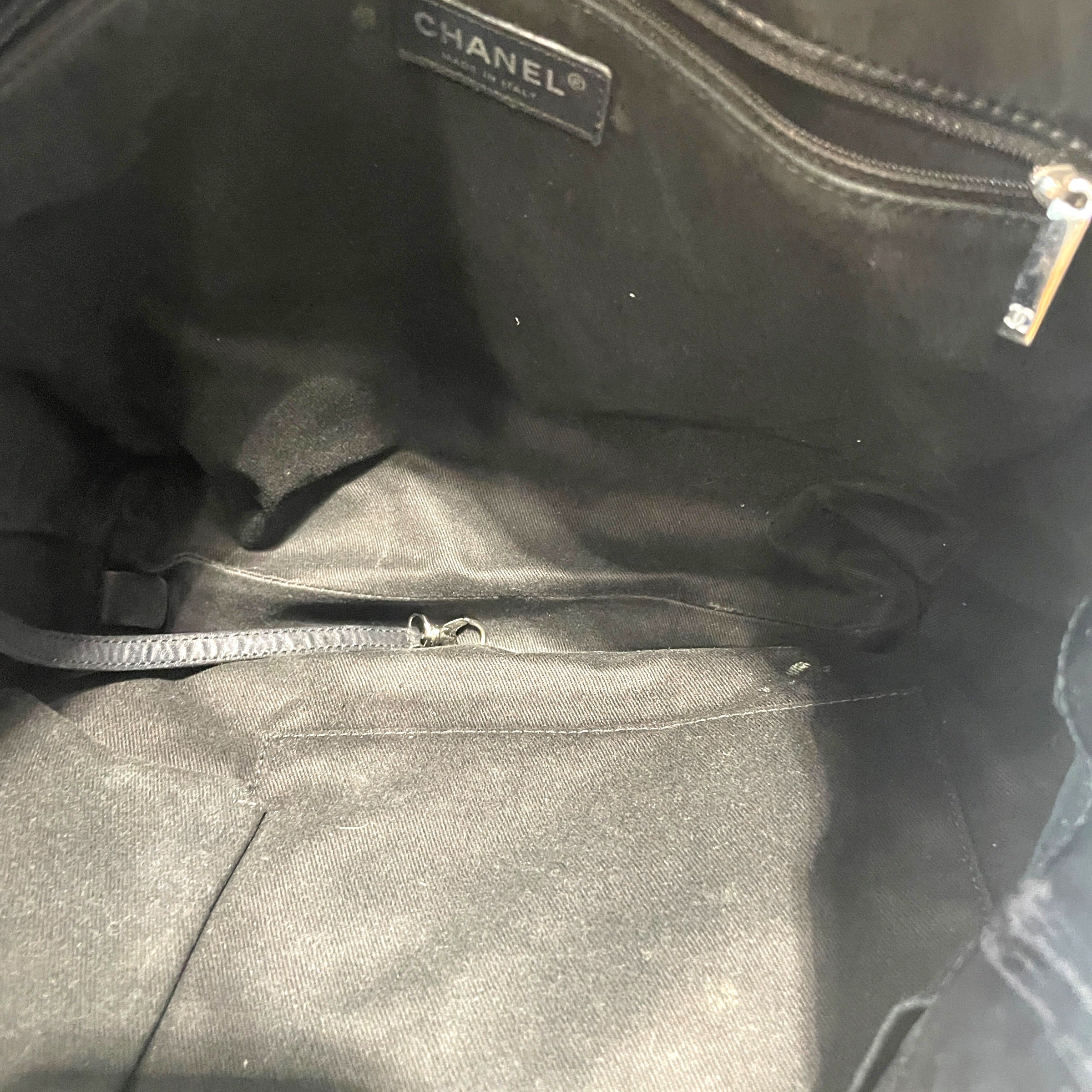 CHANEL/Tote Bag/Leather/BLK/In The Business Quilted Patent view 6