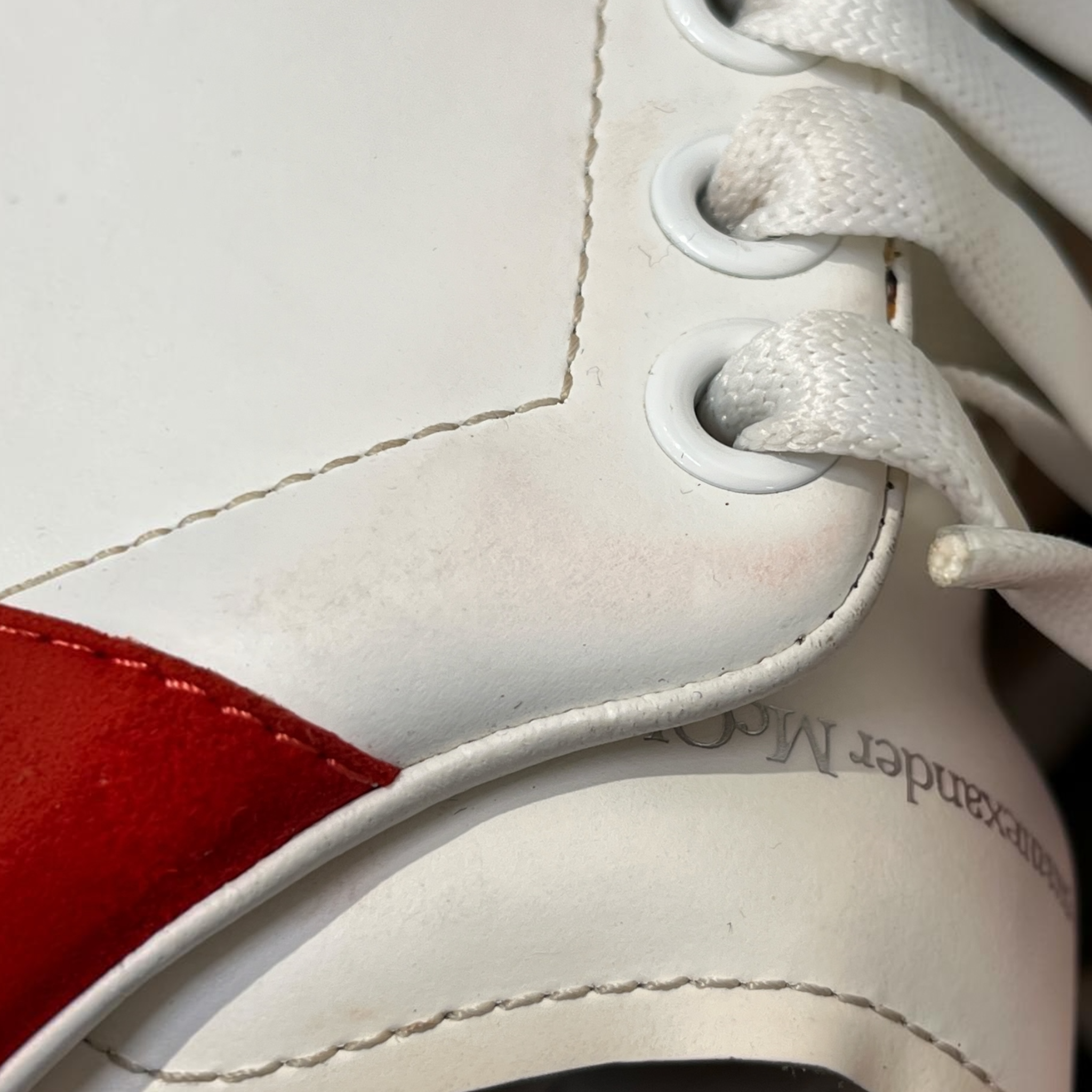 Alexander McQueen/Low-Sneakers/EU 38/Leather/WHT/RED HEEL view 4