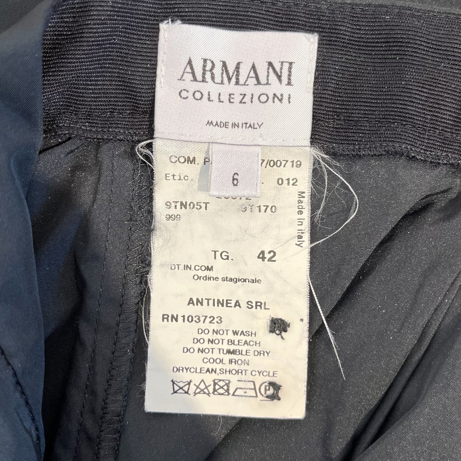 ARMANI COLLEZIONI/Skirt/6/Nylon/BLK/embroidered bottom view 3