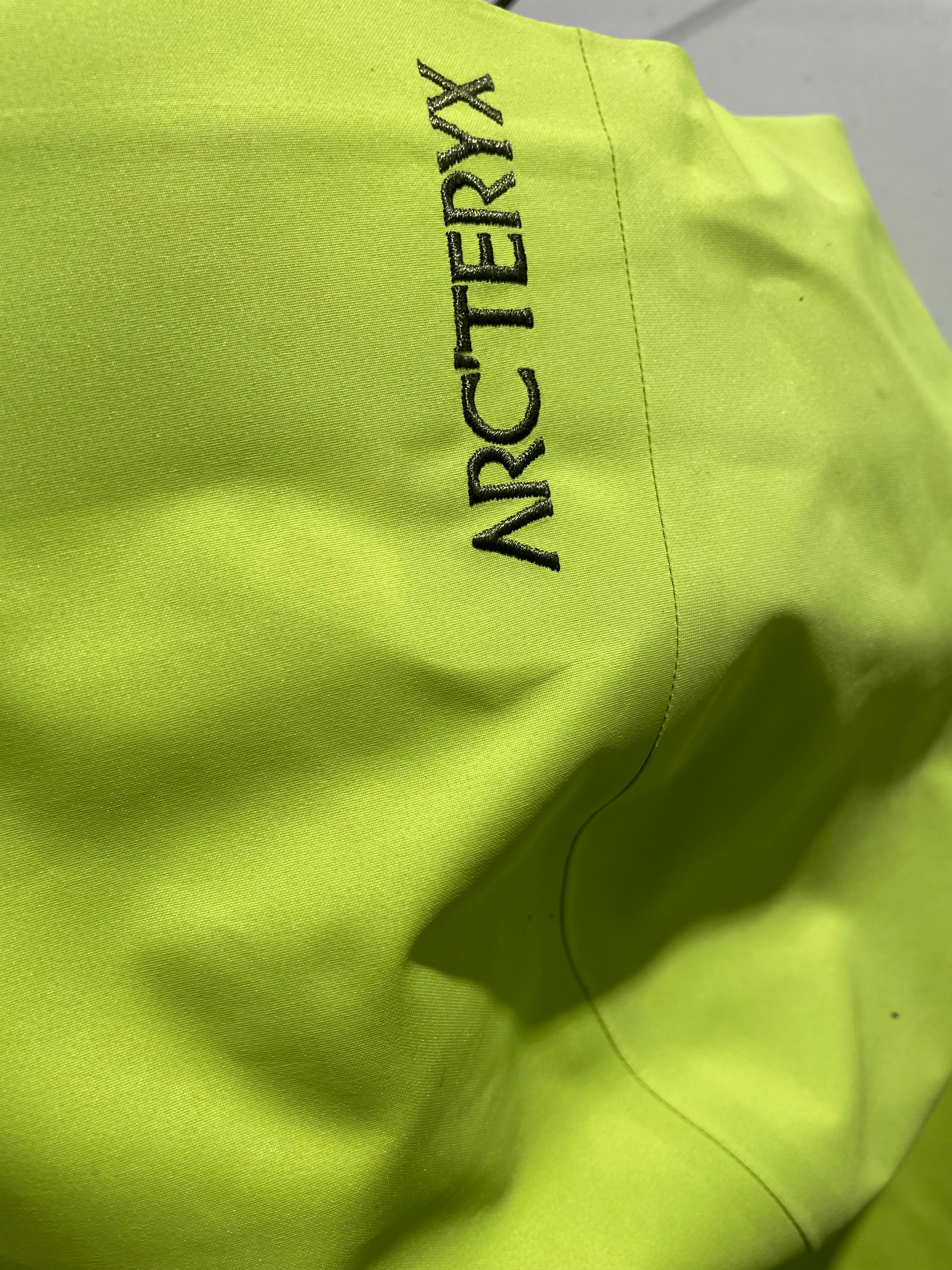 ARC'TERYX/Windbreaker/L/Gore-Tex/GRN/Beta AR Lime/Olive view 3