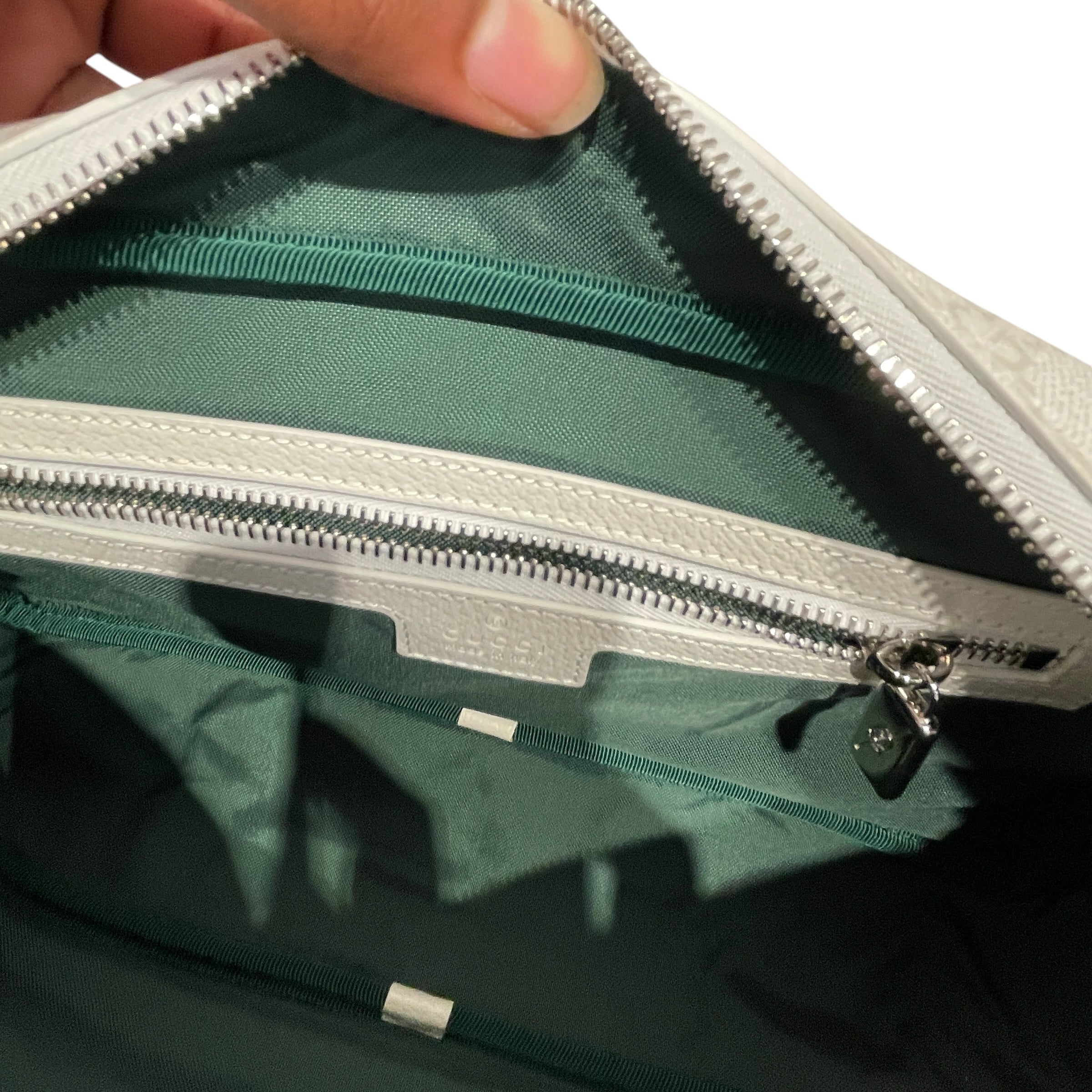 GUCCI/Cross Body Bag/Monogram/Cotton/WHT/WHITE GG SUPREME TRAVELER view 3
