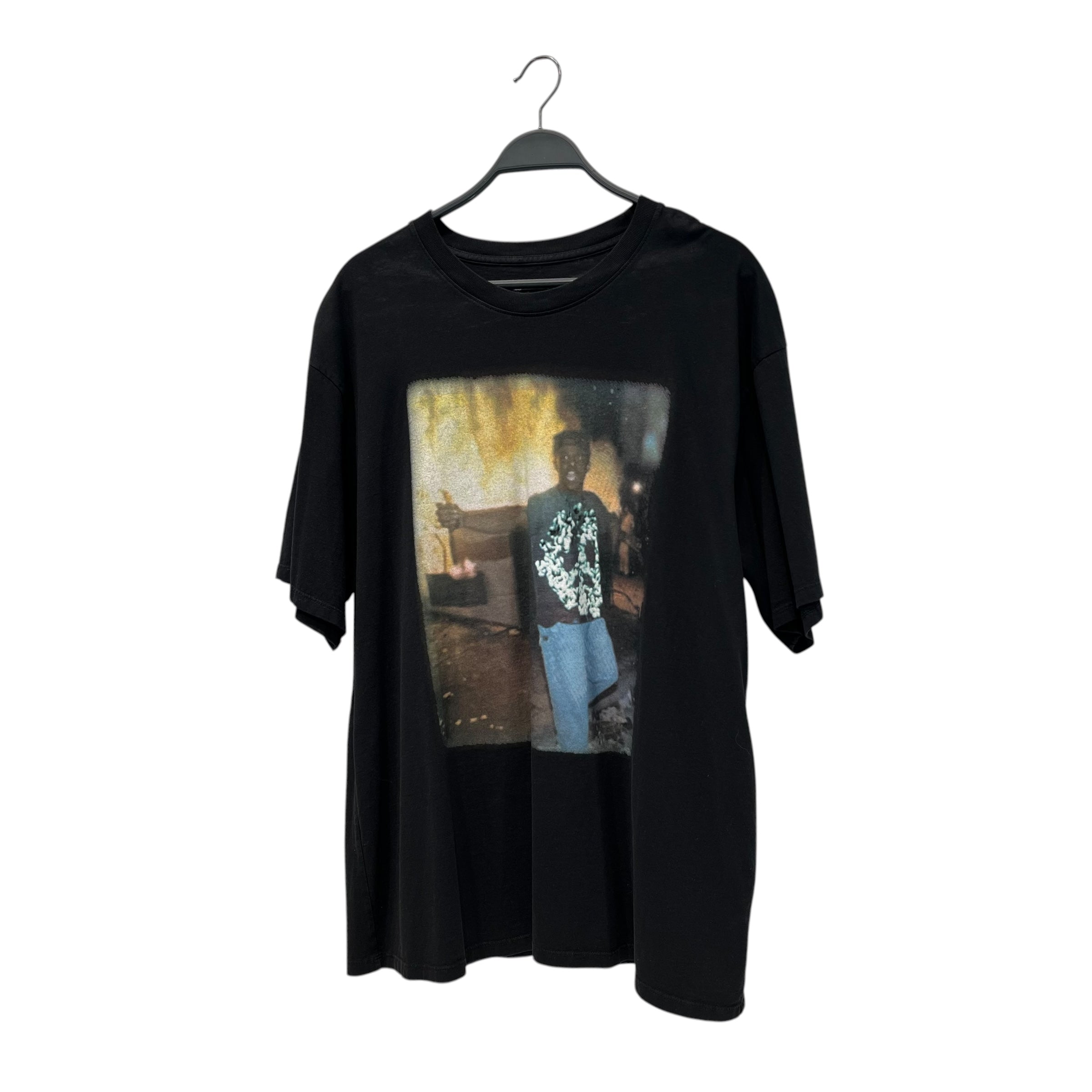 DENIM TEARS/T-Shirt/XXL/Cotton/BLK/Graphic/man in fire with peace shirt view 1