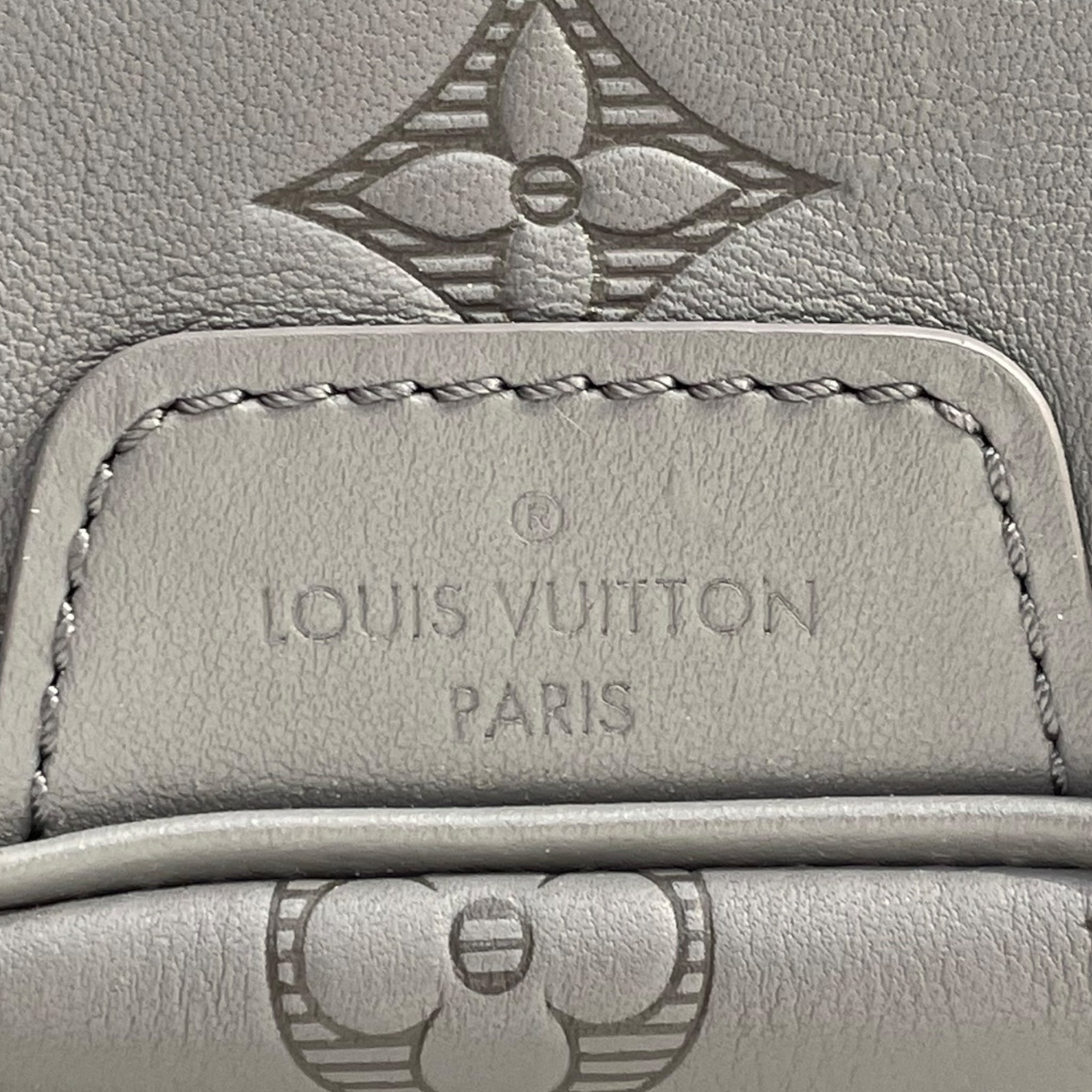 LOUIS VUITTON/Fanny Pack/O/S/Monogram/Leather/GRY/SHADOW DISCOVERY BUMBAG view 4