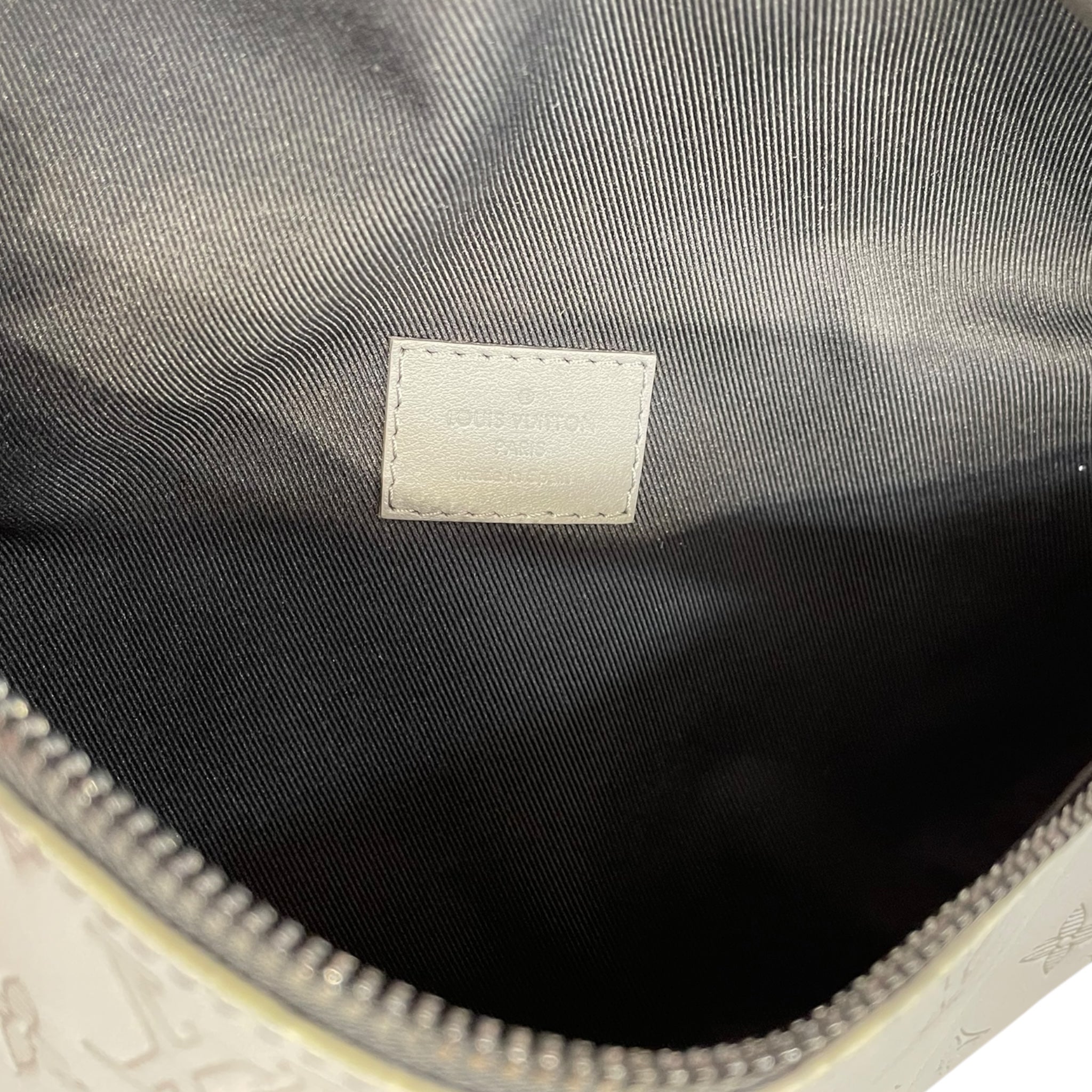 LOUIS VUITTON/Fanny Pack/O/S/Monogram/Leather/GRY/SHADOW DISCOVERY BUMBAG view 5