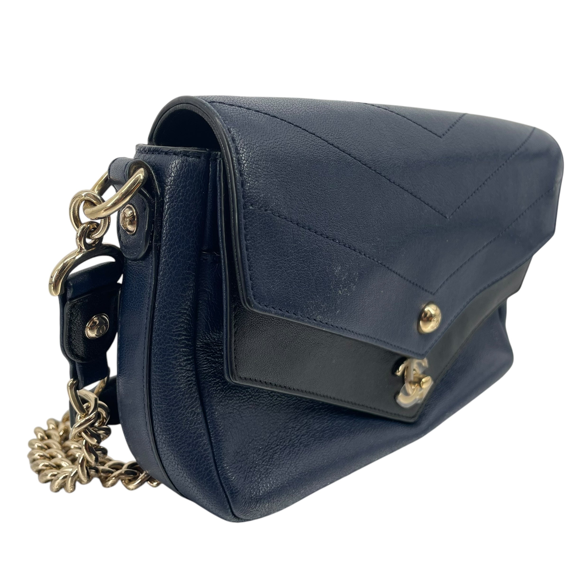 CHANEL/Cross Body Bag/M/Leather/NVY/26205240 view 6