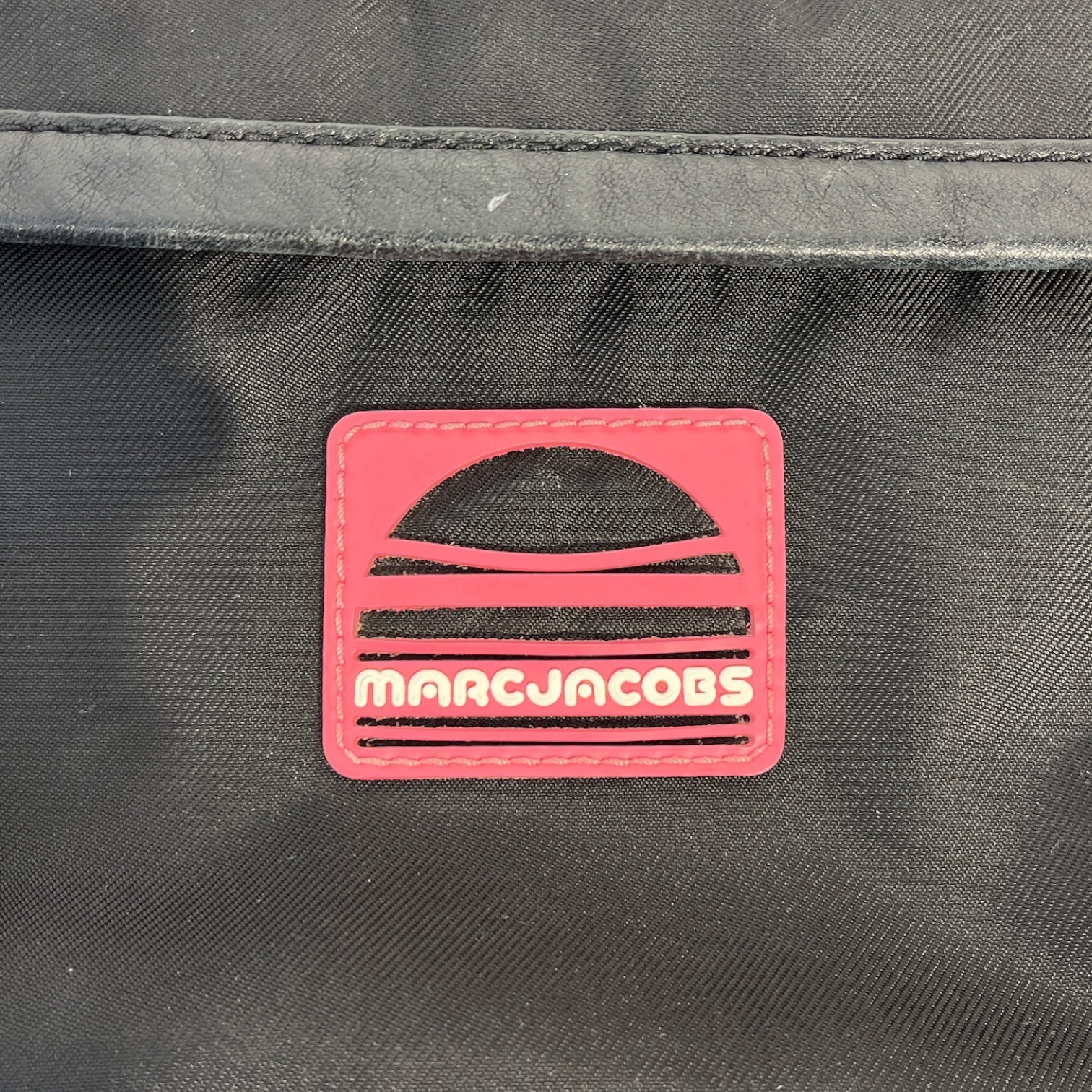 MARC JACOBS/Hand Bag/Nylon/BLK/marc jacobs pink logo view 5