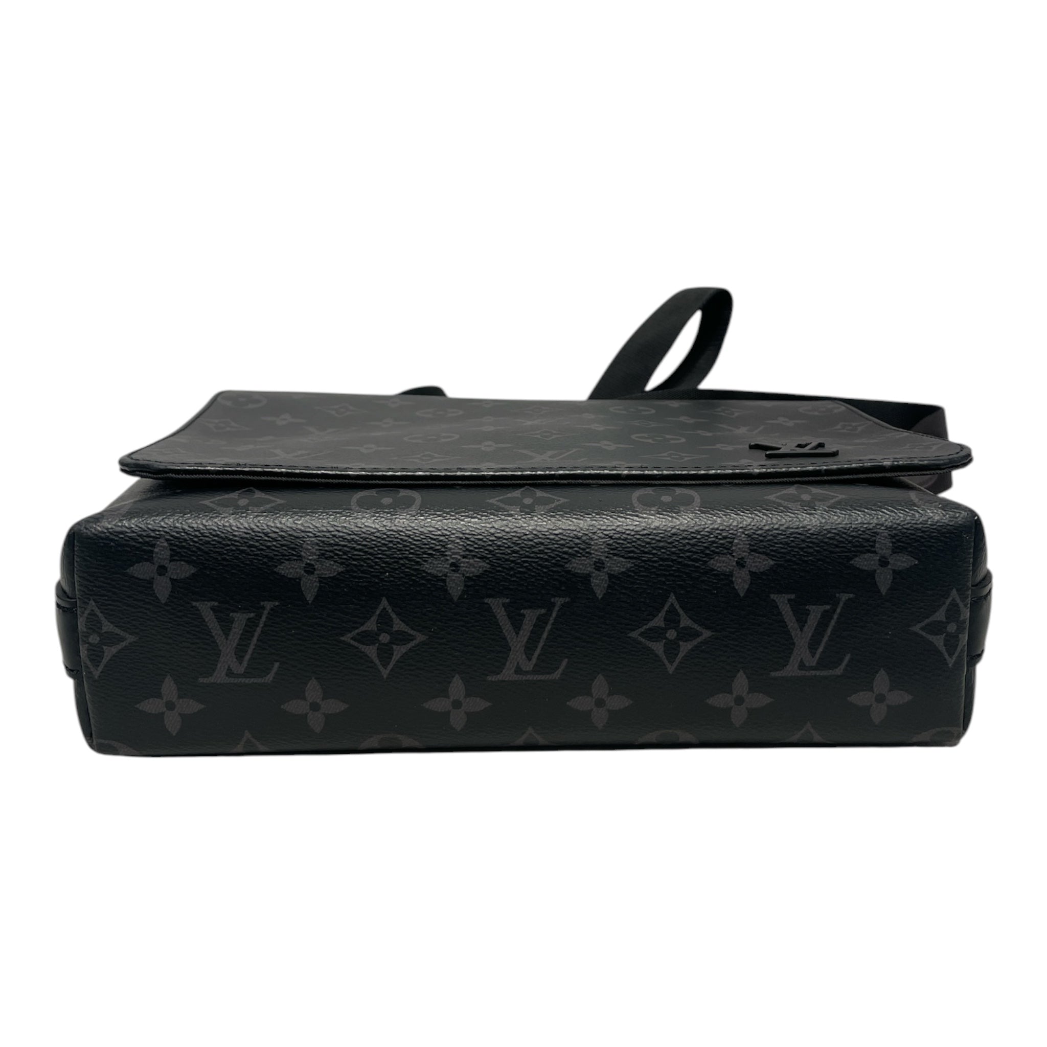 LOUIS VUITTON/Cross Body Bag/Monogram/Leather/BLK/District PM view 3