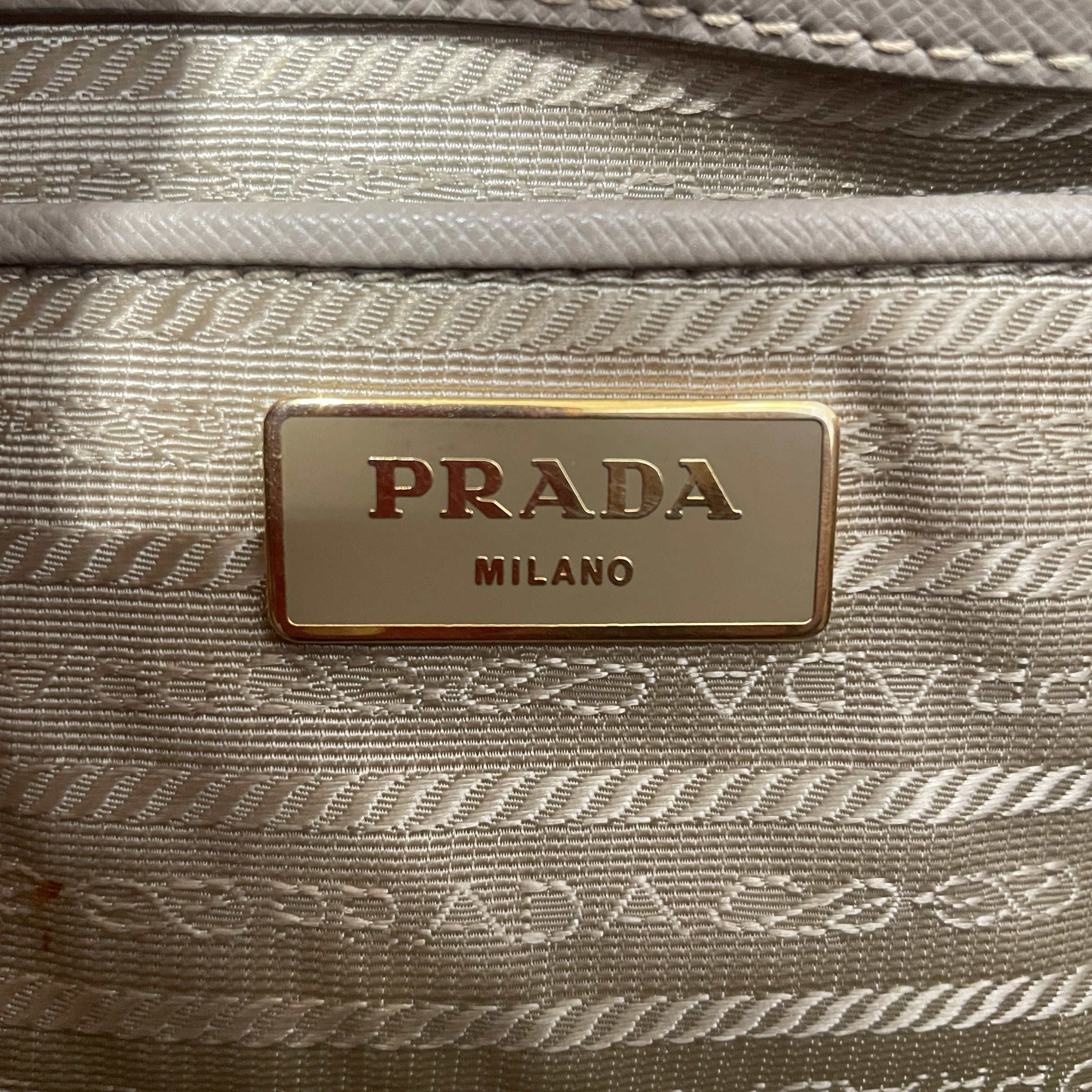 PRADA/Tote Bag/Leather/GRY/Saddiano Leather bag view 5