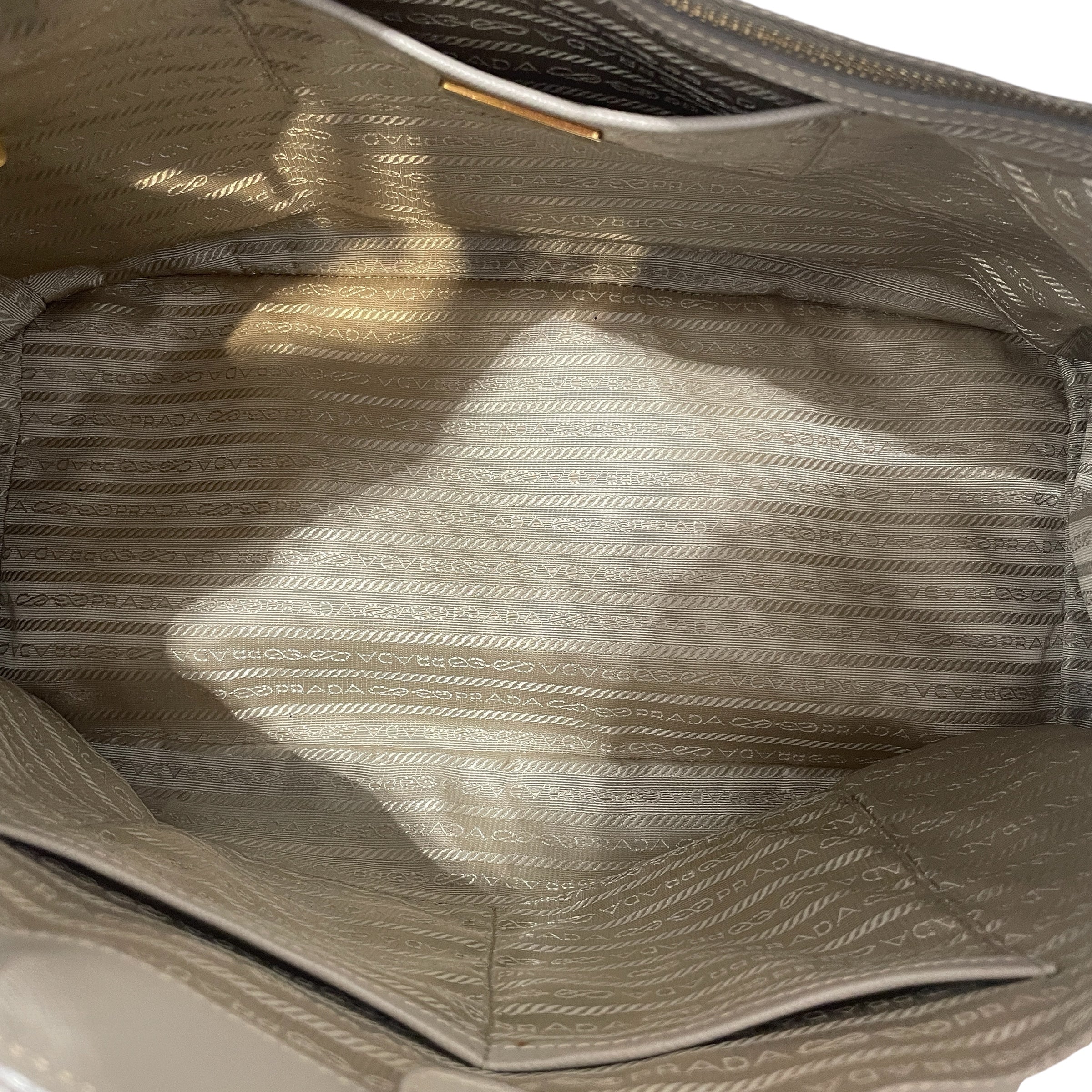 PRADA/Tote Bag/Leather/GRY/Saddiano Leather bag view 6