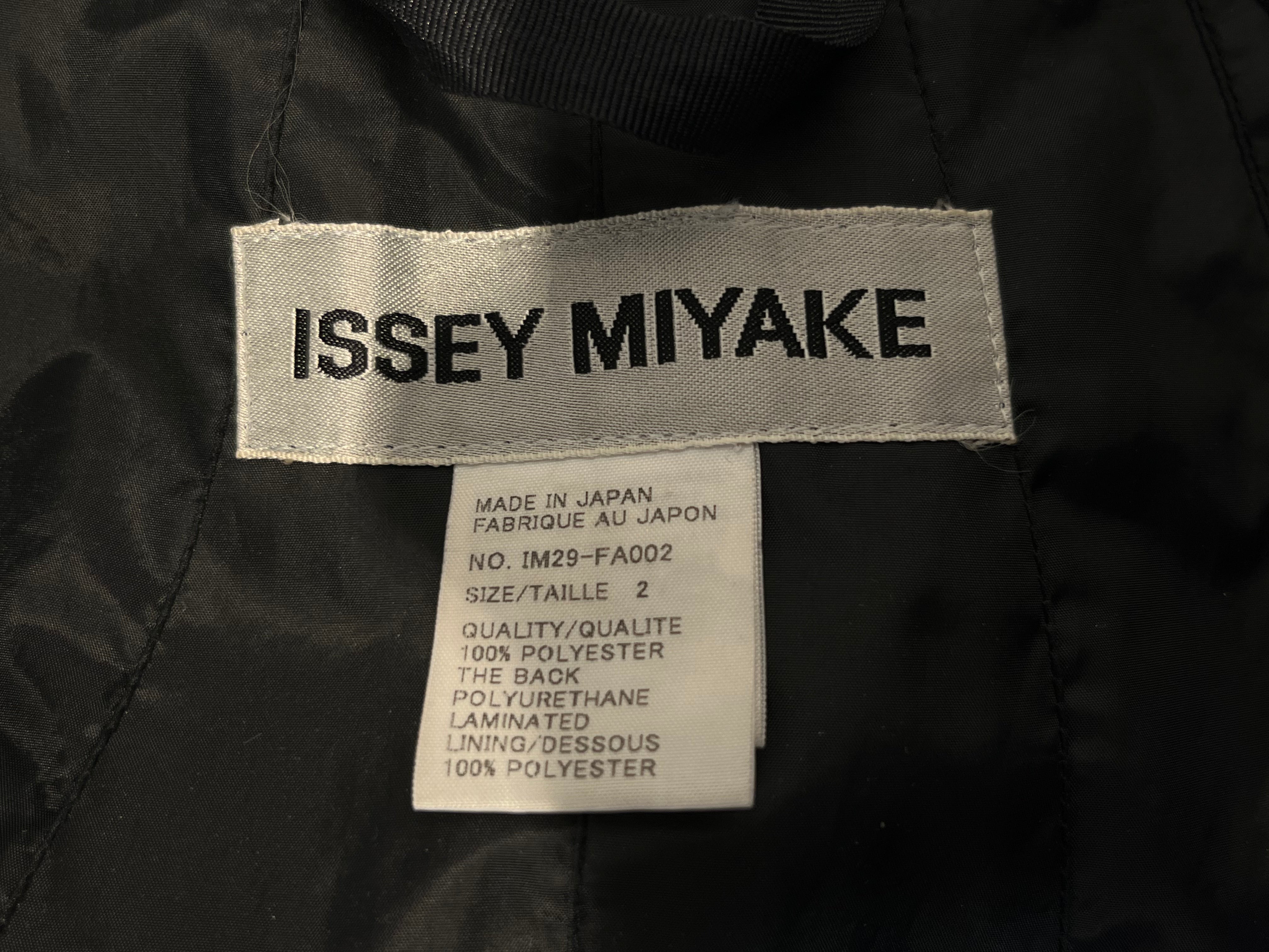 ISSEY MIYAKE/Poncho/2/Polyester/BLK/multi-pkt parachute jkt 2002aw view 5