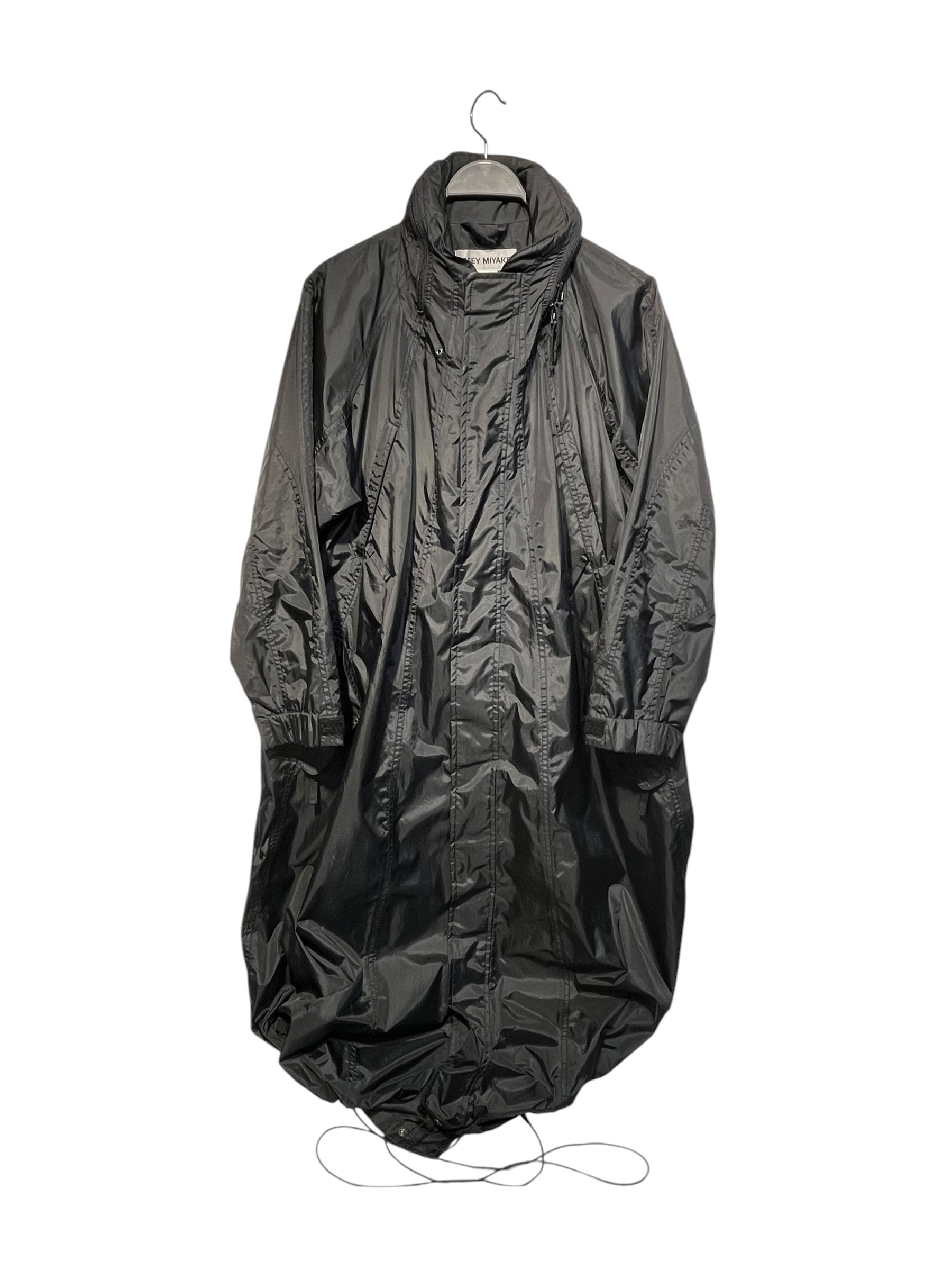 ISSEY MIYAKE/Poncho/2/Polyester/BLK/multi-pkt parachute jkt 2002aw view 1