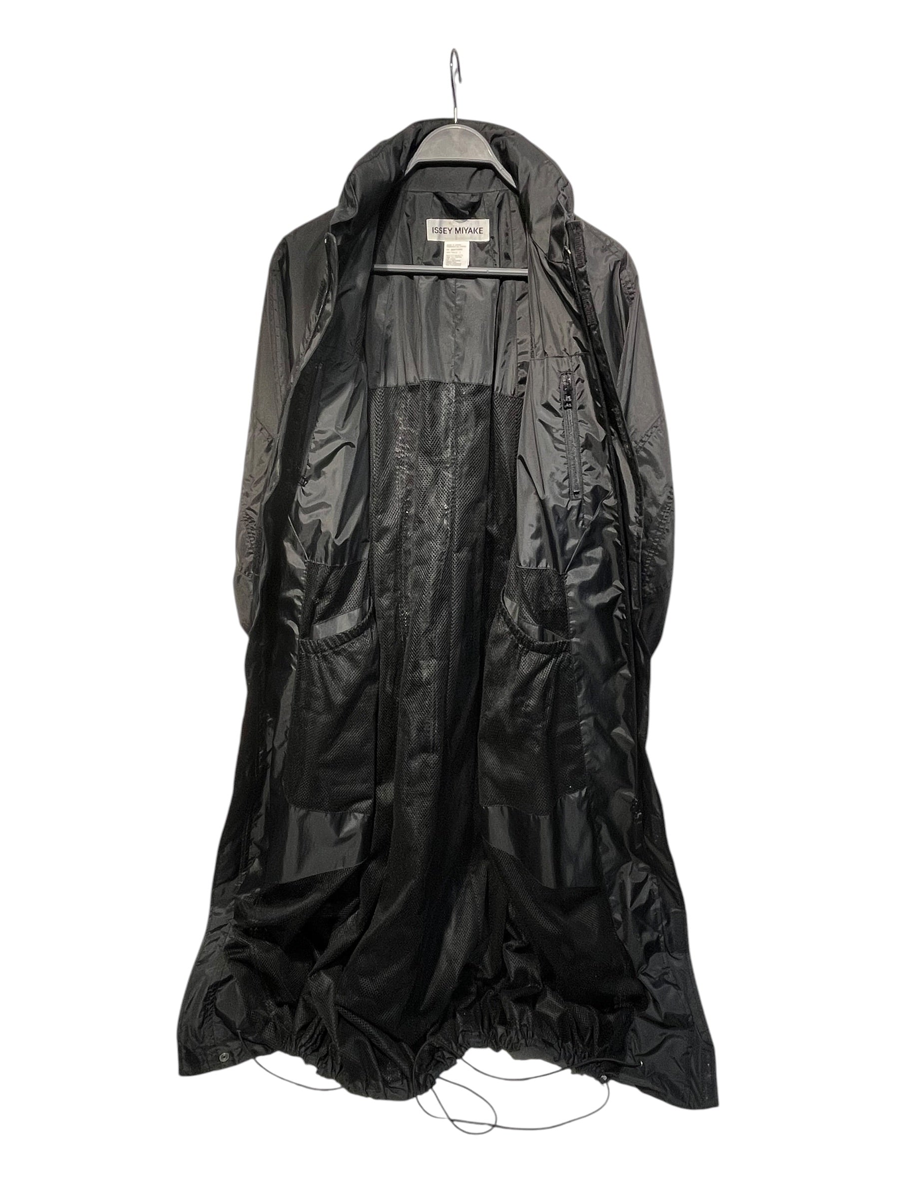 ISSEY MIYAKE/Poncho/2/Polyester/BLK/multi-pkt parachute jkt 2002aw view 2
