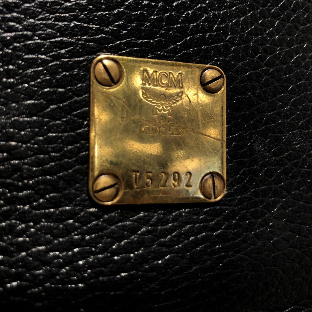 MCM/Cross Body Bag/Leather/BLK/Crossbody view 4