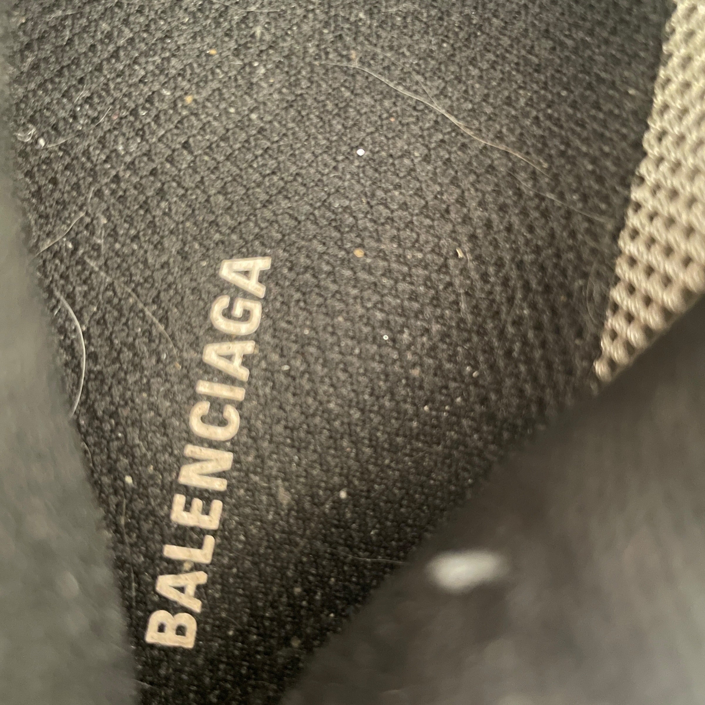 BALENCIAGA/Low-Sneakers/EU 35/GRY/Triple S Runner view 4