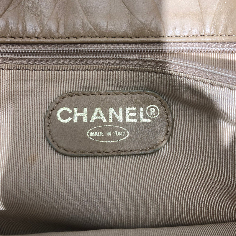 CHANEL/Bag/Leather/BEG/Messenger